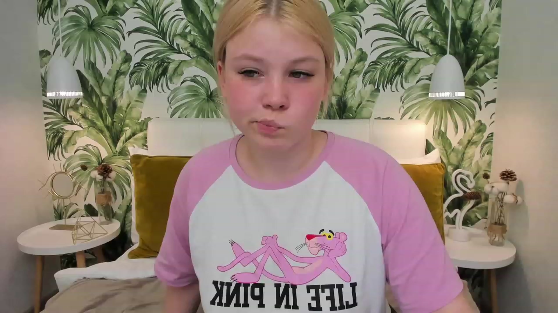Gallery image thumbnail from AvyPearl's myfreecams stream on, 05/27/2023, 19:01 image 15 of 20