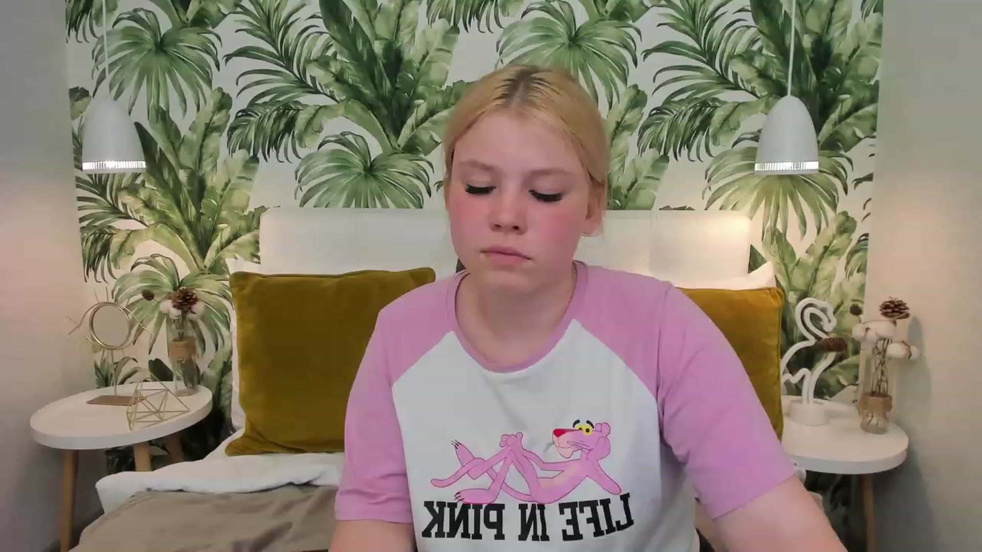 Gallery image thumbnail from AvyPearl's myfreecams stream on, 05/27/2023, 19:01 image 9 of 20
