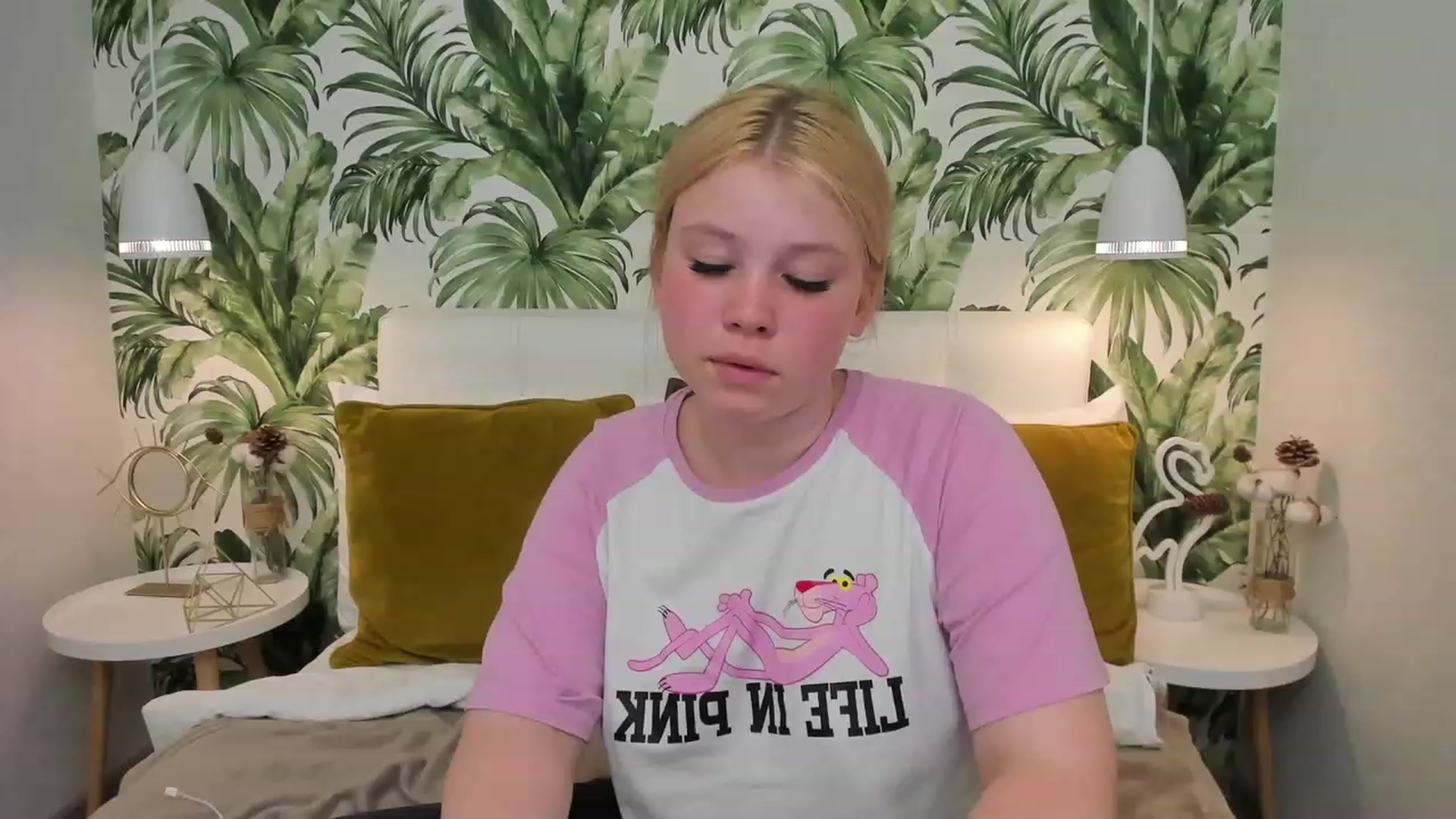 Gallery image thumbnail from AvyPearl's myfreecams stream on, 05/27/2023, 19:01 image 3 of 20