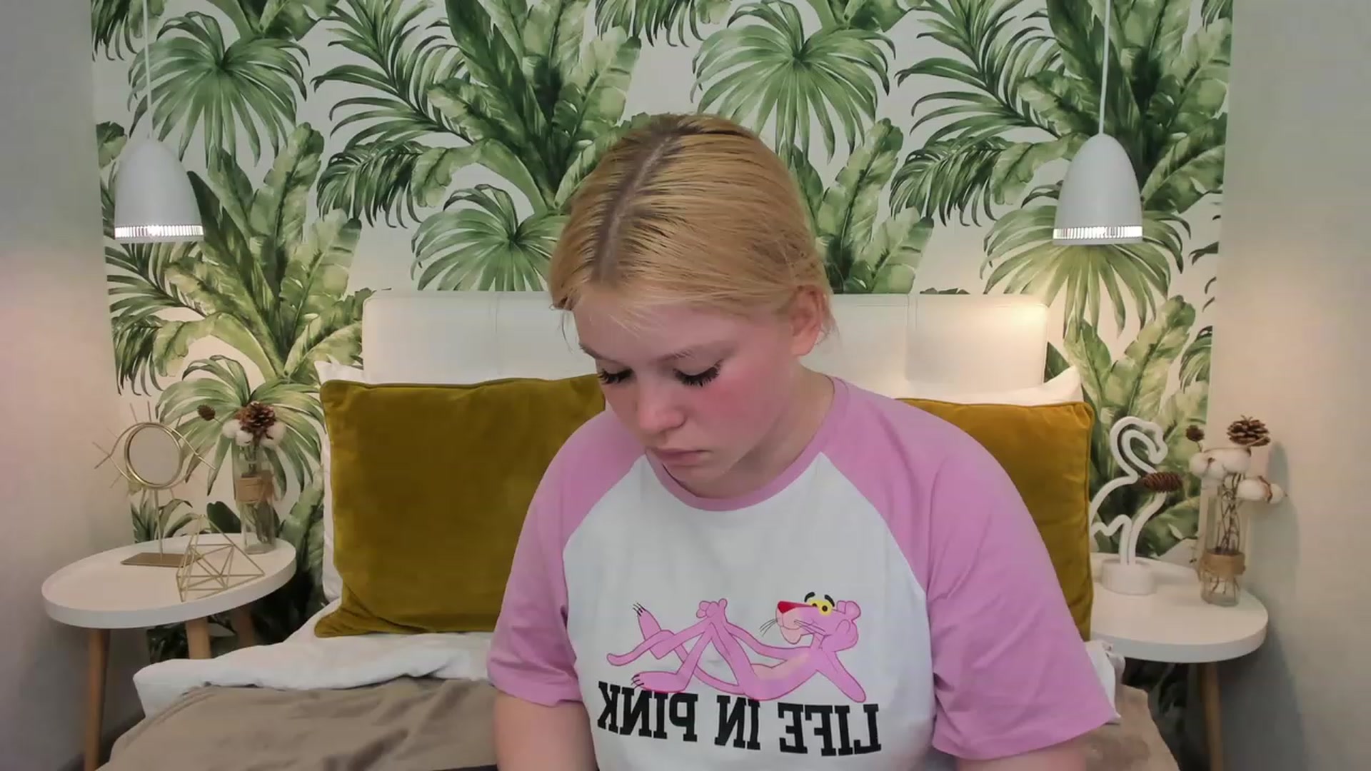Gallery image thumbnail from AvyPearl's myfreecams stream on, 05/27/2023, 19:01 image 10 of 20
