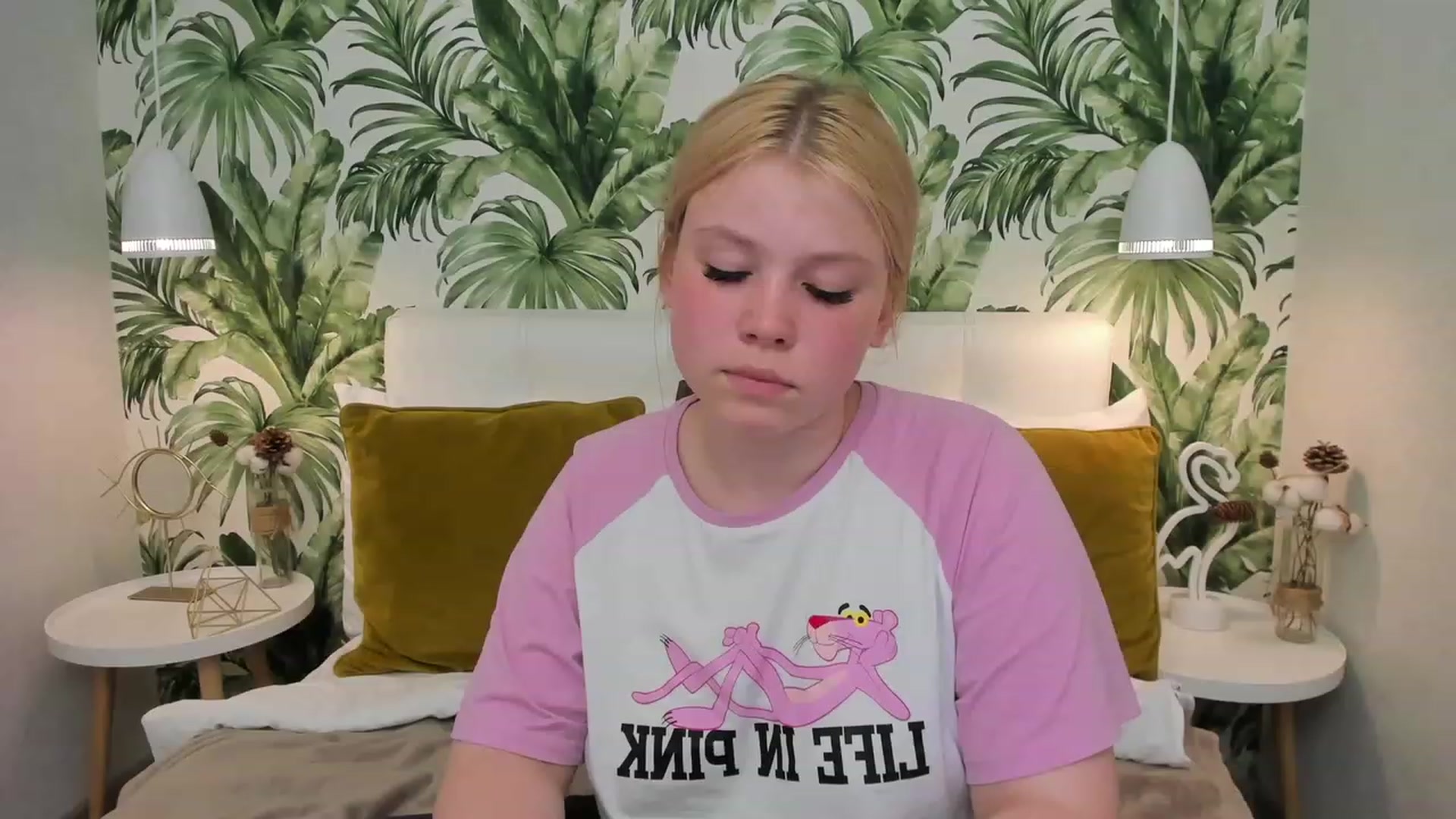 Gallery image thumbnail from AvyPearl's myfreecams stream on, 05/27/2023, 19:01 image 5 of 20