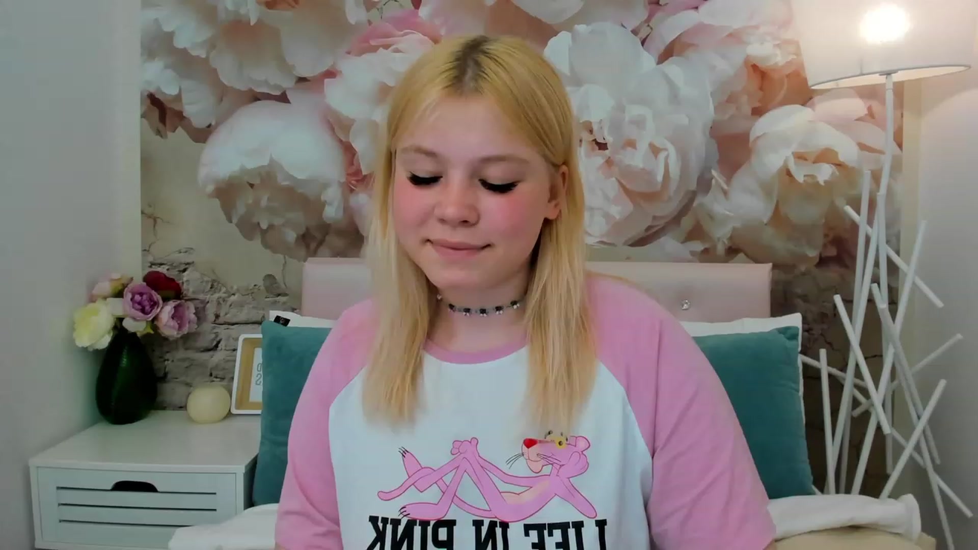 Gallery image thumbnail from AvyPearl's myfreecams stream on, 05/29/2023, 13:22 image 3 of 20
