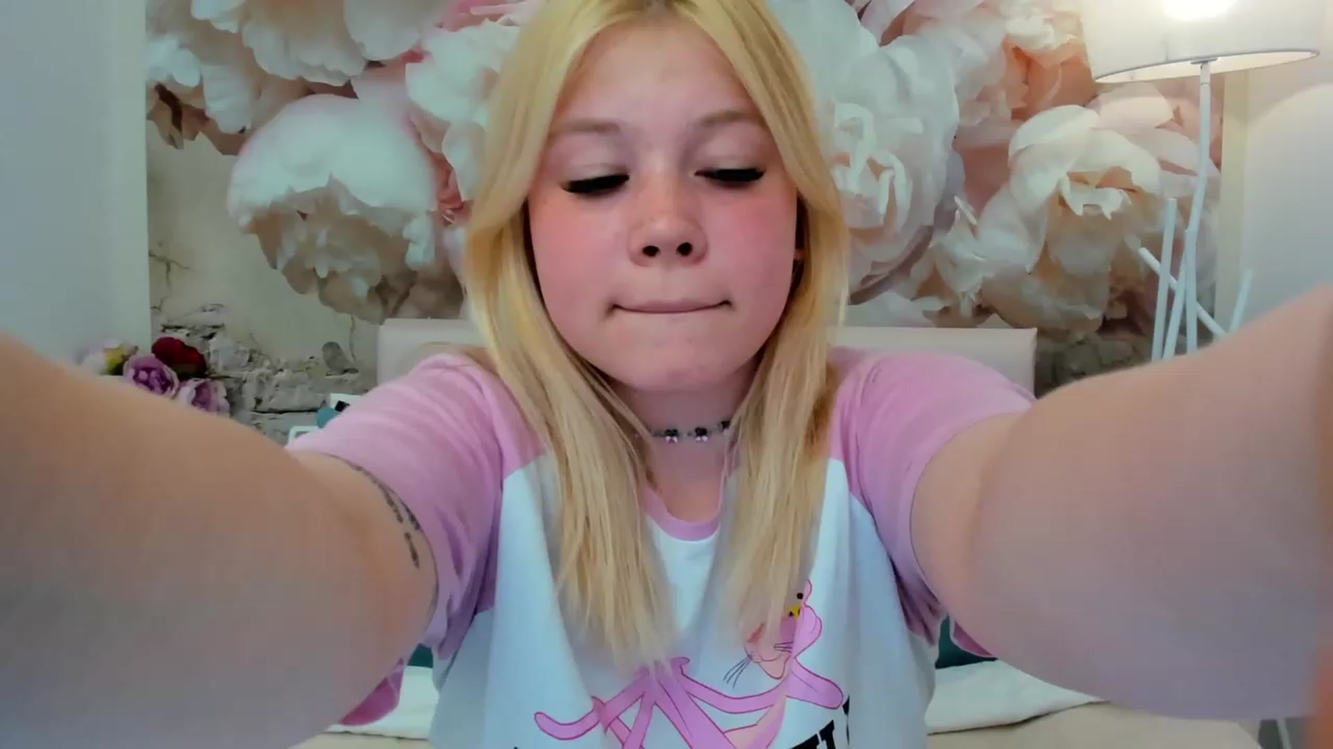 Gallery image thumbnail from AvyPearl's myfreecams stream on, 05/29/2023, 13:22 image 1 of 20