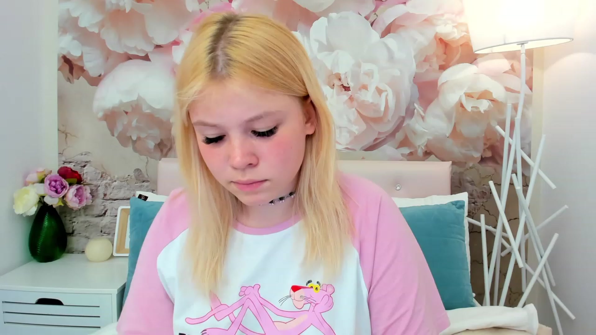 Gallery image thumbnail from AvyPearl's myfreecams stream on, 05/29/2023, 15:59 image 17 of 20