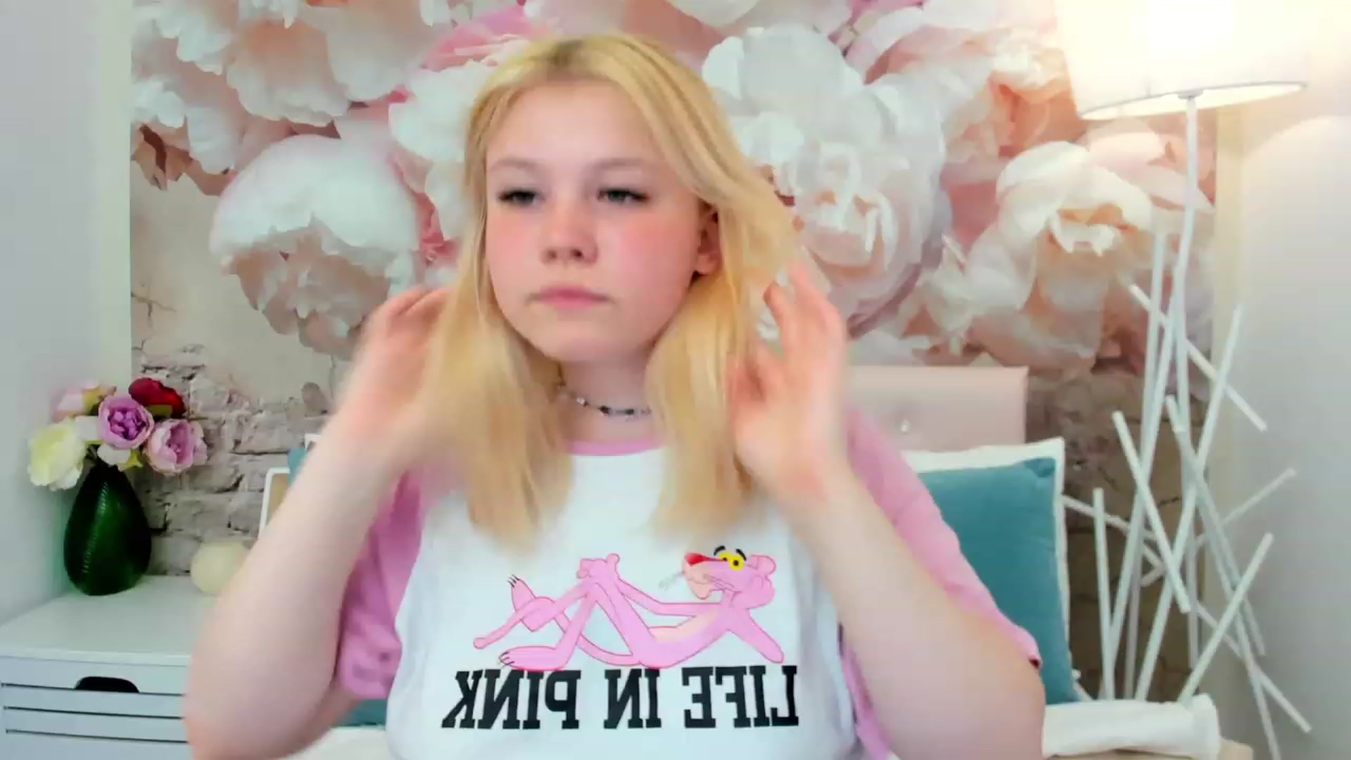 Gallery image thumbnail from AvyPearl's myfreecams stream on, 05/29/2023, 17:20 image 8 of 20