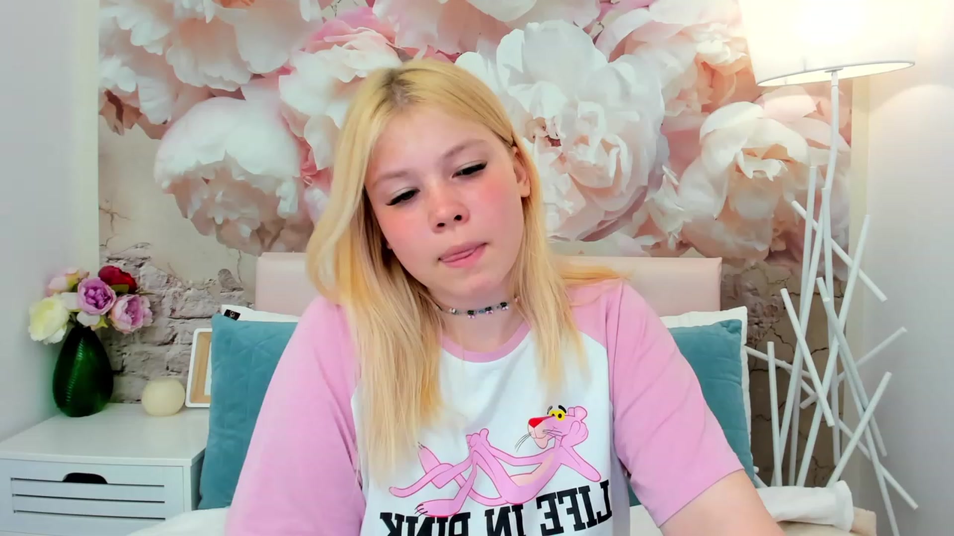 Gallery image thumbnail from AvyPearl's myfreecams stream on, 05/29/2023, 17:20 image 20 of 20