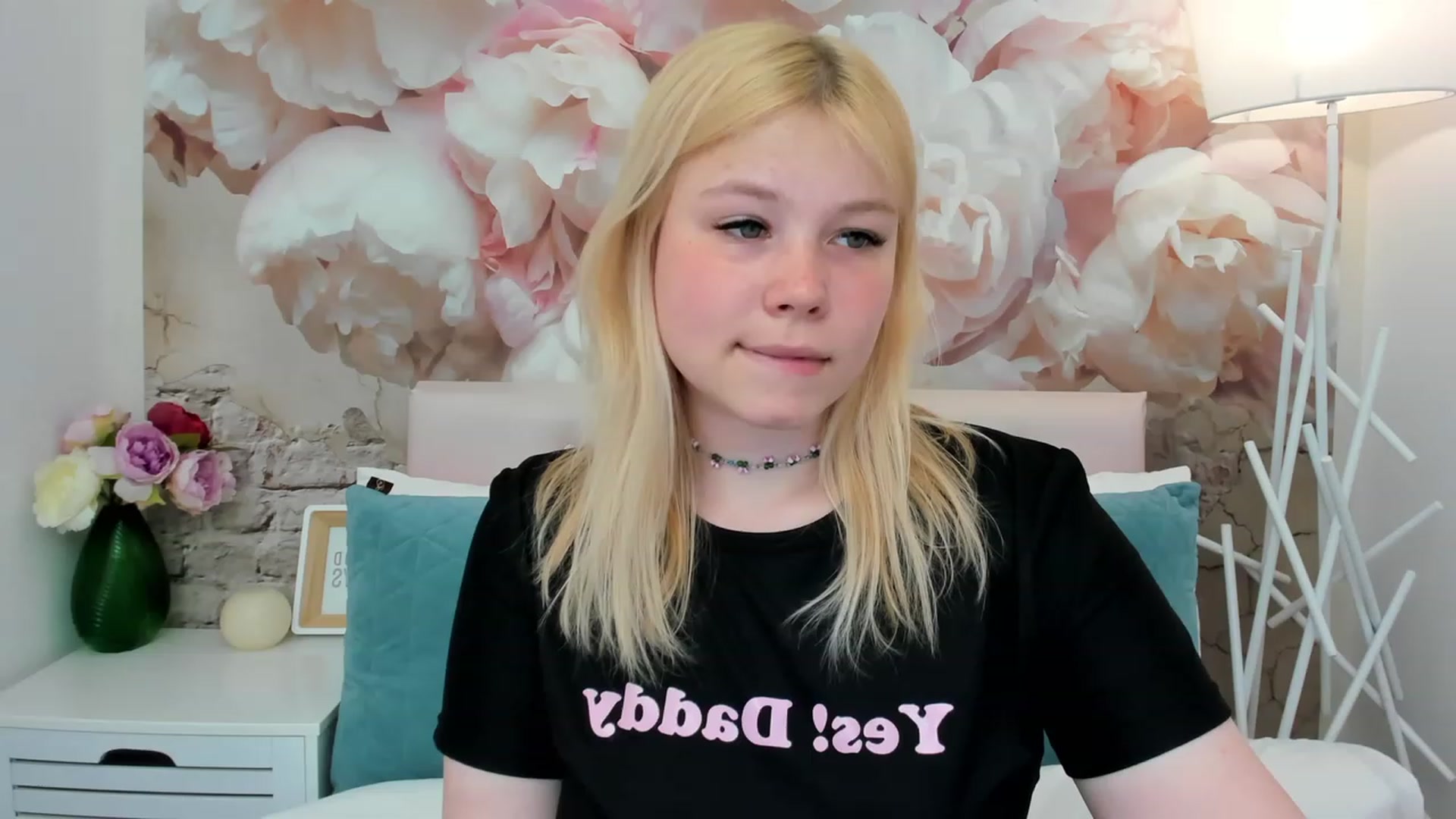 Gallery image thumbnail from AvyPearl's myfreecams stream on, 05/30/2023, 12:54 image 12 of 20