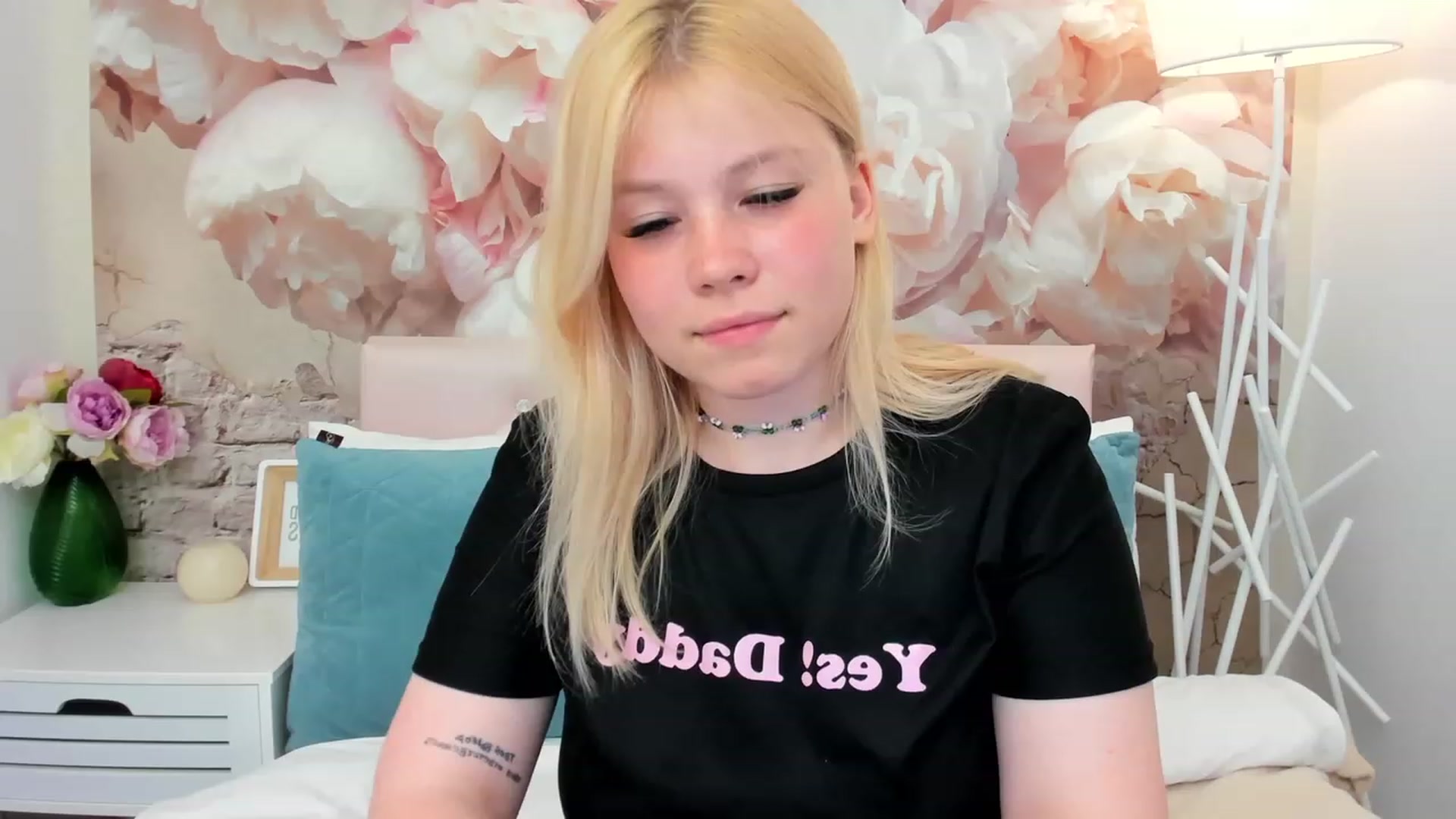 Gallery image thumbnail from AvyPearl's myfreecams stream on, 05/30/2023, 17:54 image 9 of 20