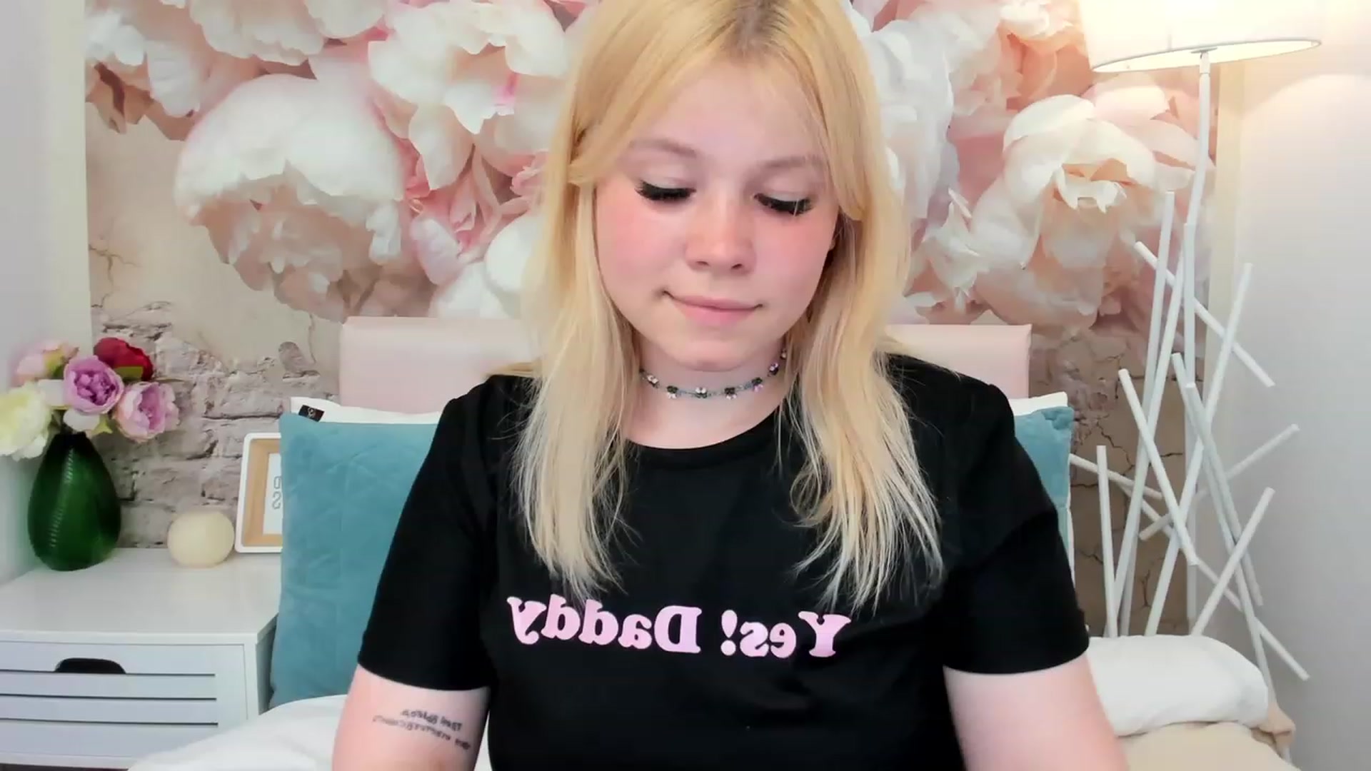Gallery image thumbnail from AvyPearl's myfreecams stream on, 05/30/2023, 17:54 image 15 of 20