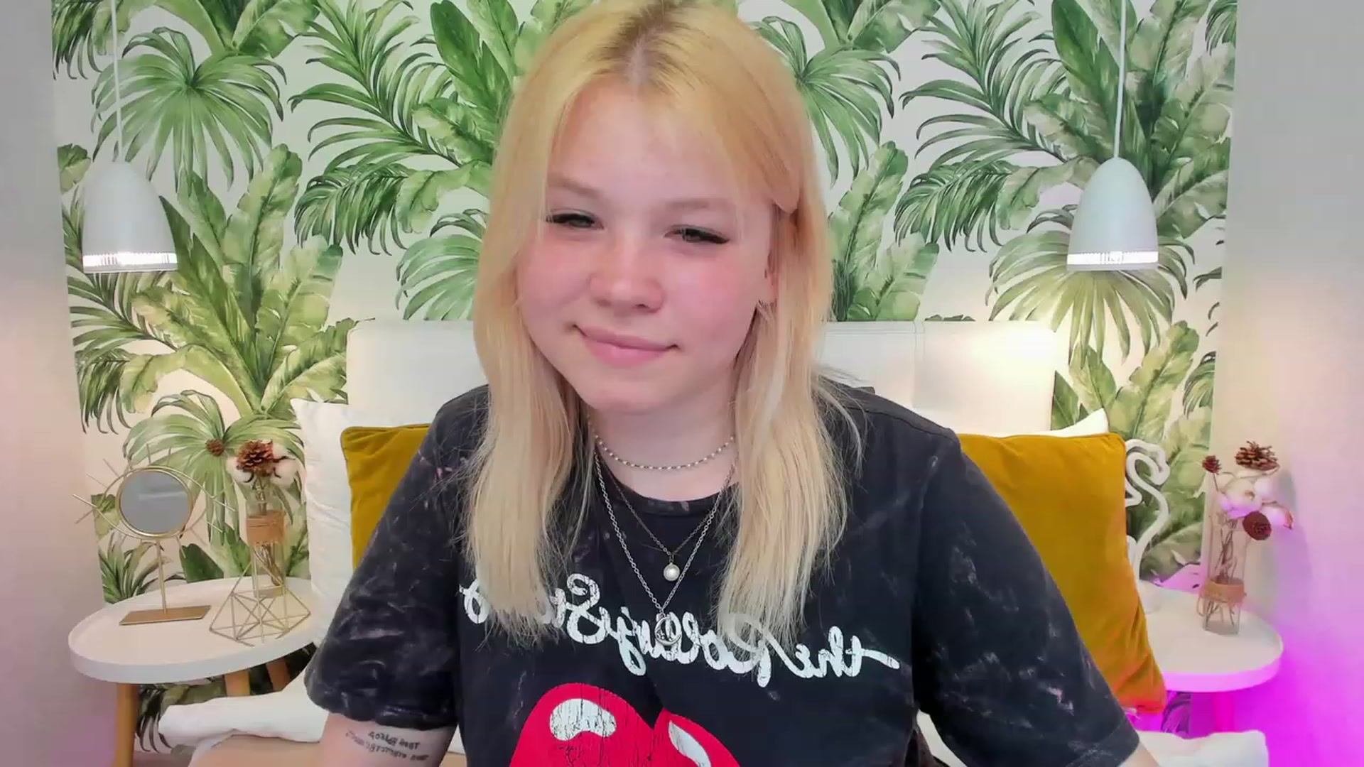 Gallery image thumbnail from AvyPearl's myfreecams stream on, 05/31/2023, 12:29 image 19 of 20