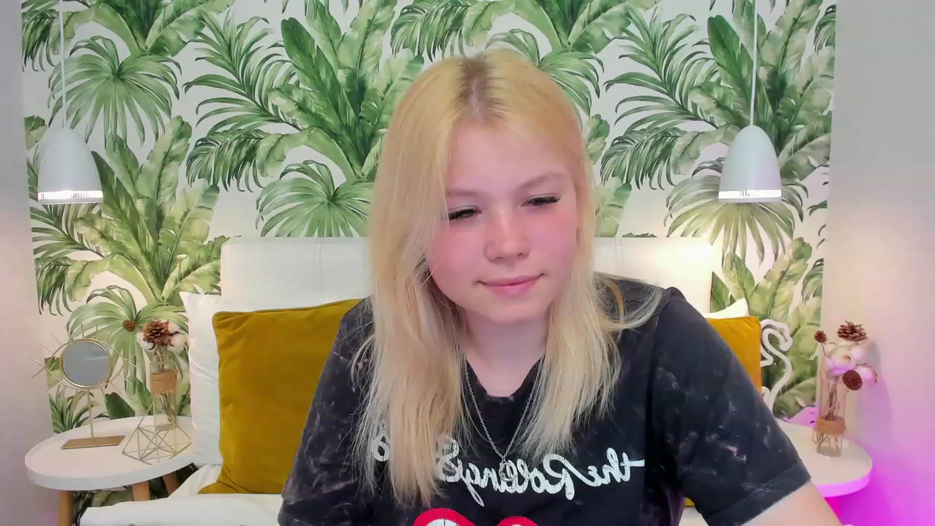 Gallery image thumbnail from AvyPearl's myfreecams stream on, 05/31/2023, 14:40 image 19 of 20