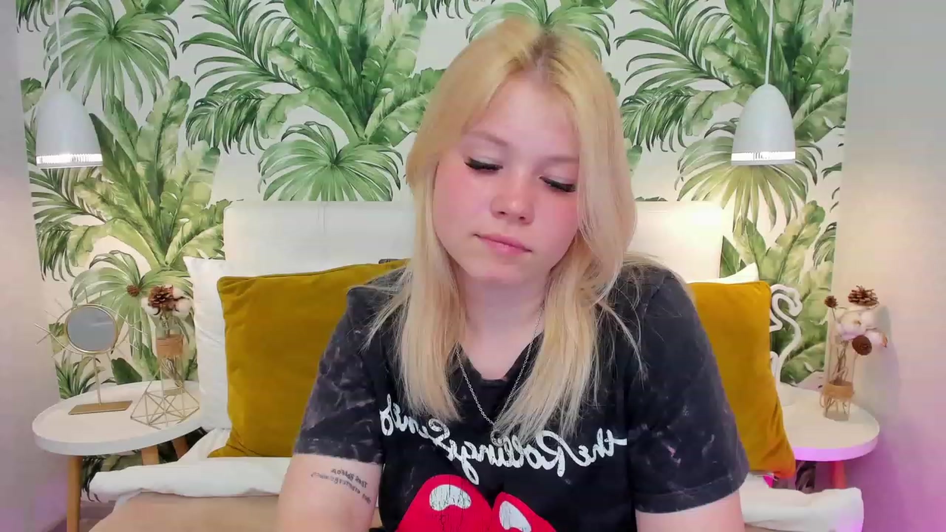 Gallery image thumbnail from AvyPearl's myfreecams stream on, 05/31/2023, 14:40 image 17 of 20
