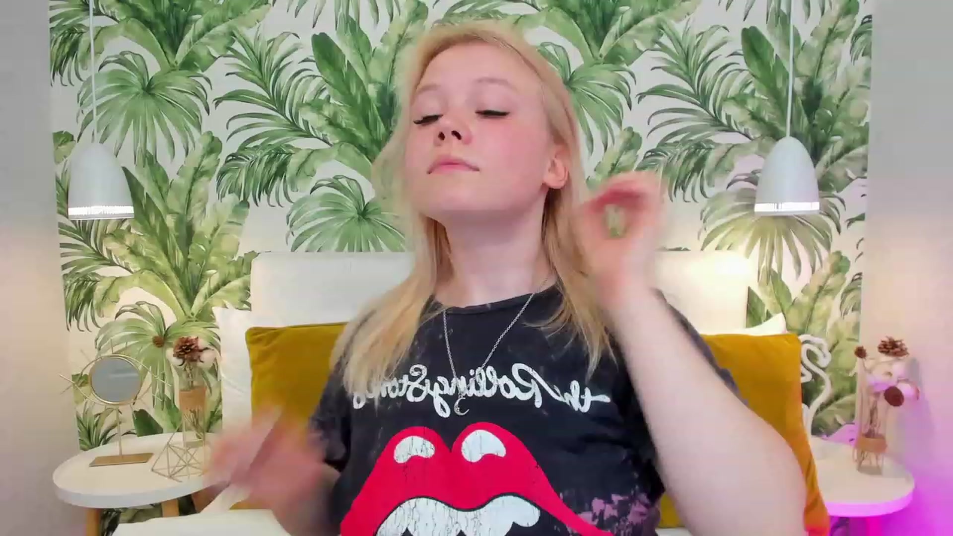 Gallery image thumbnail from AvyPearl's myfreecams stream on, 05/31/2023, 15:07 image 18 of 20