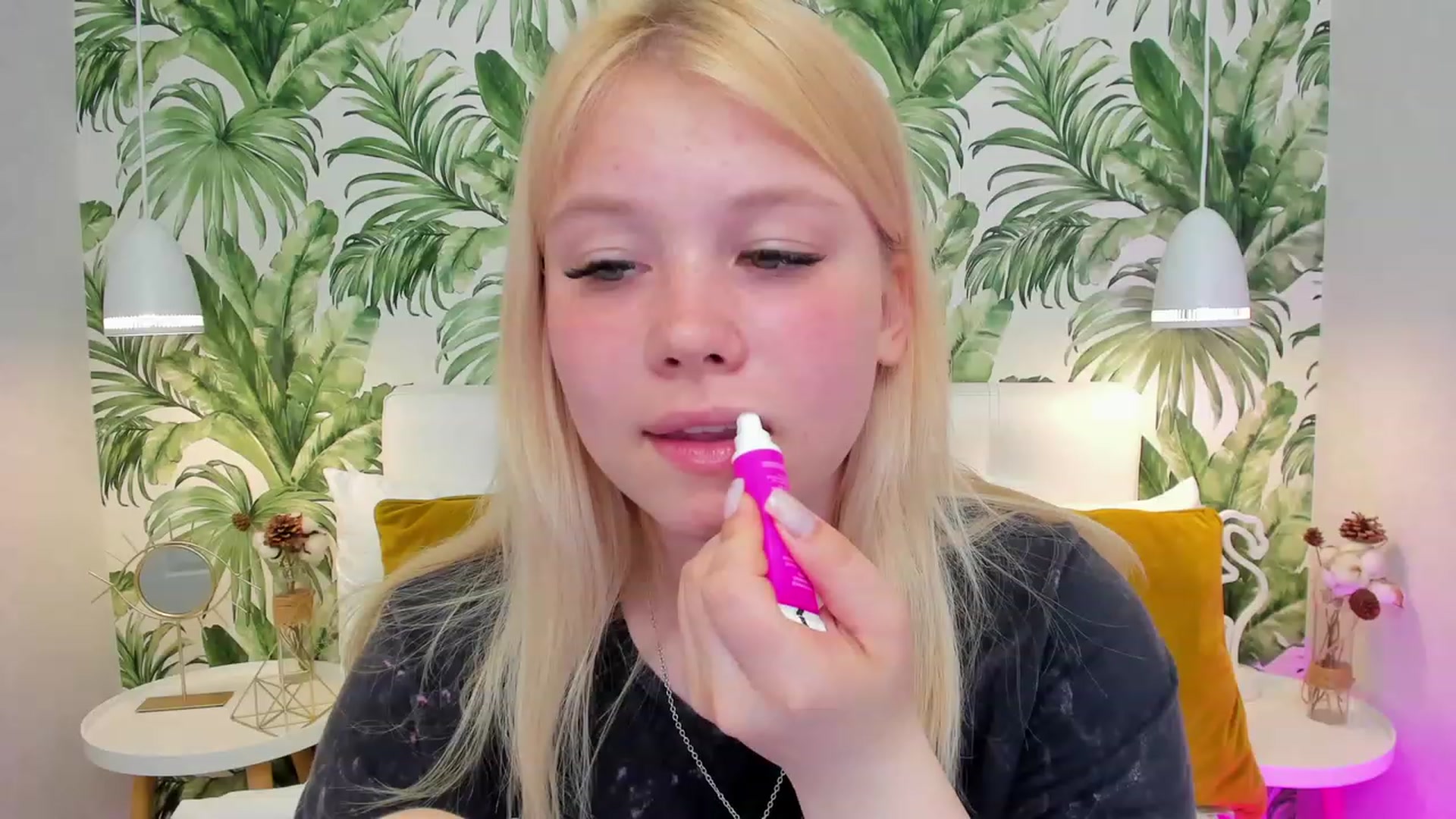 Gallery image thumbnail from AvyPearl's myfreecams stream on, 05/31/2023, 15:07 image 13 of 20