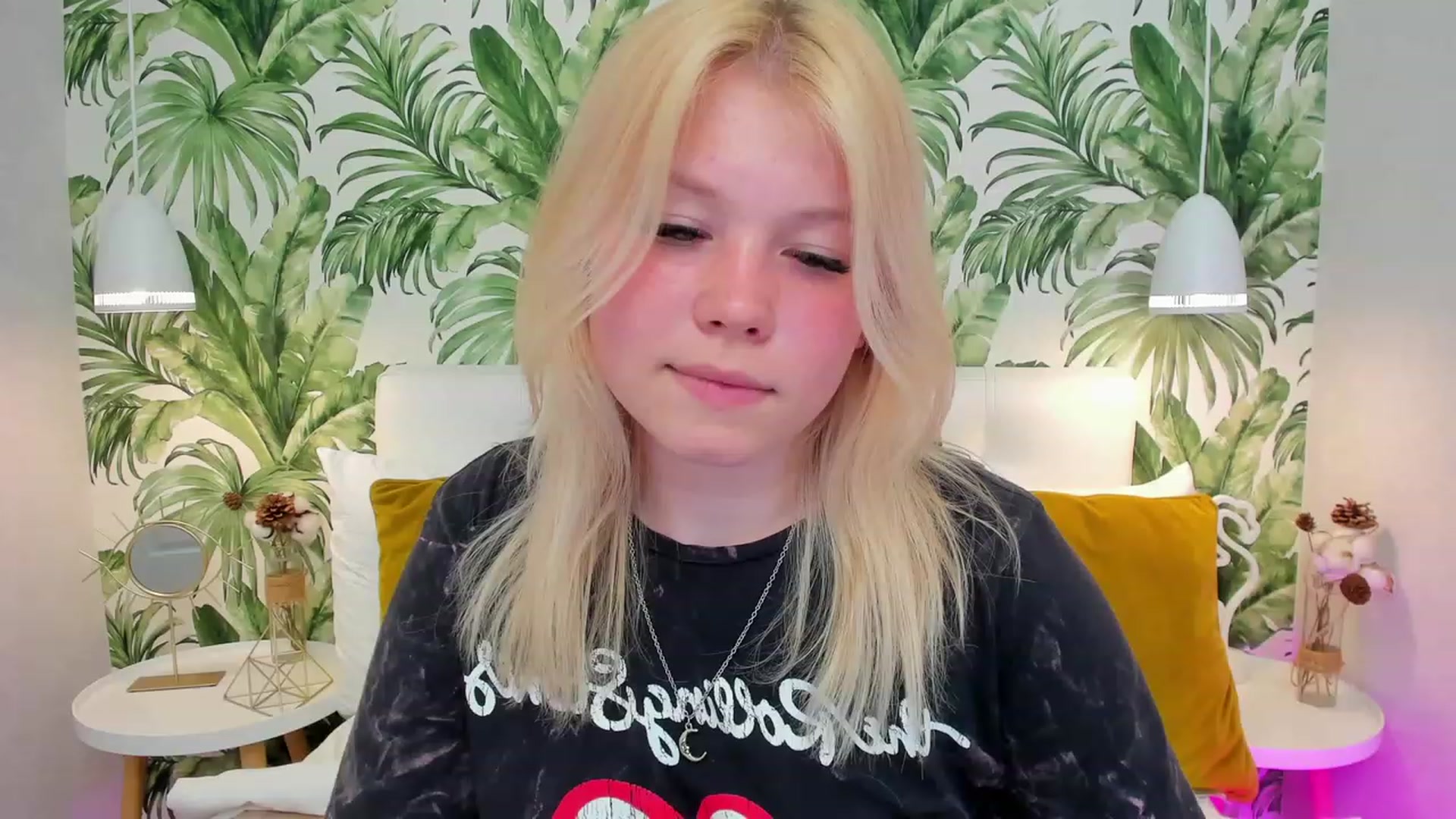 Gallery image thumbnail from AvyPearl's myfreecams stream on, 05/31/2023, 19:02 image 1 of 20