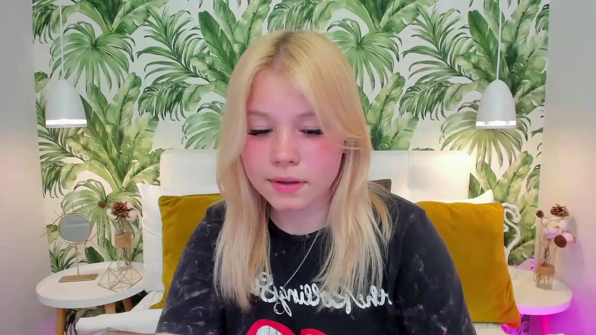 Gallery image thumbnail from AvyPearl's myfreecams stream on, 05/31/2023, 19:02 image 12 of 20