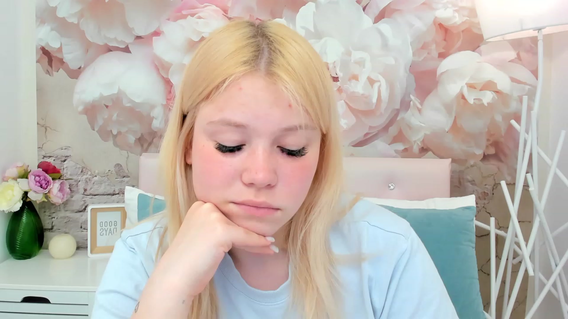 Gallery image thumbnail from AvyPearl's myfreecams stream on, 06/02/2023, 10:29 image 8 of 20