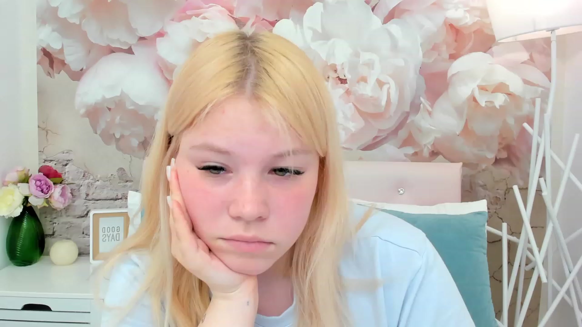 Gallery image thumbnail from AvyPearl's myfreecams stream on, 06/02/2023, 10:29 image 9 of 20