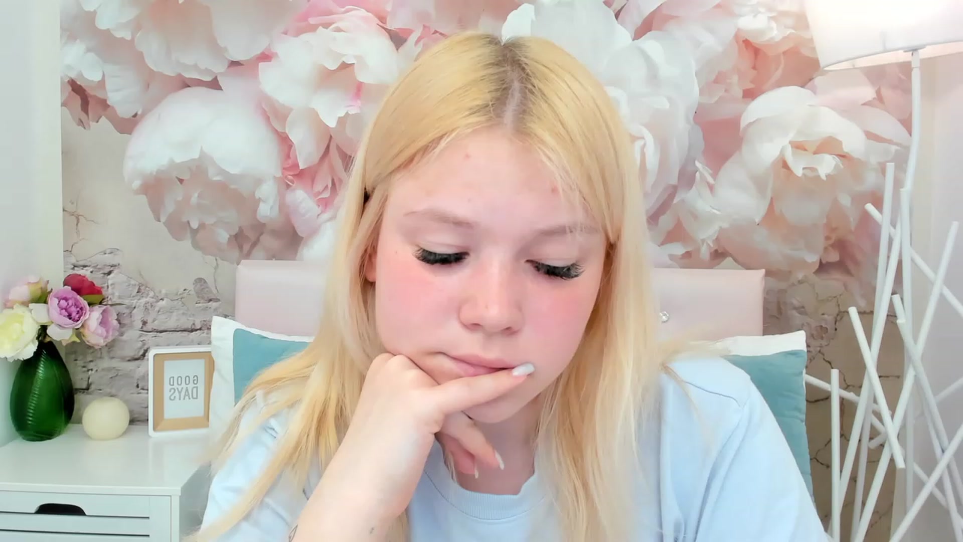 Gallery image thumbnail from AvyPearl's myfreecams stream on, 06/02/2023, 10:29 image 4 of 20