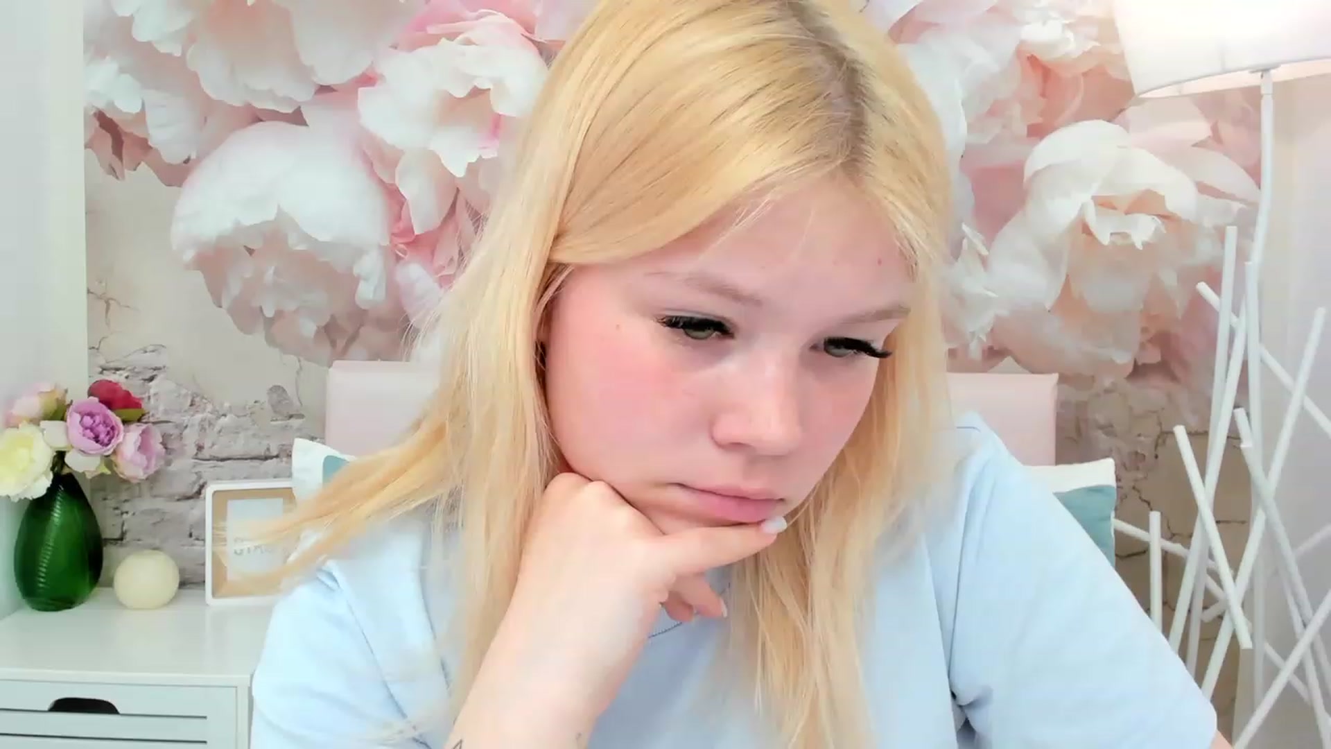 Gallery image thumbnail from AvyPearl's myfreecams stream on, 06/02/2023, 10:29 image 20 of 20