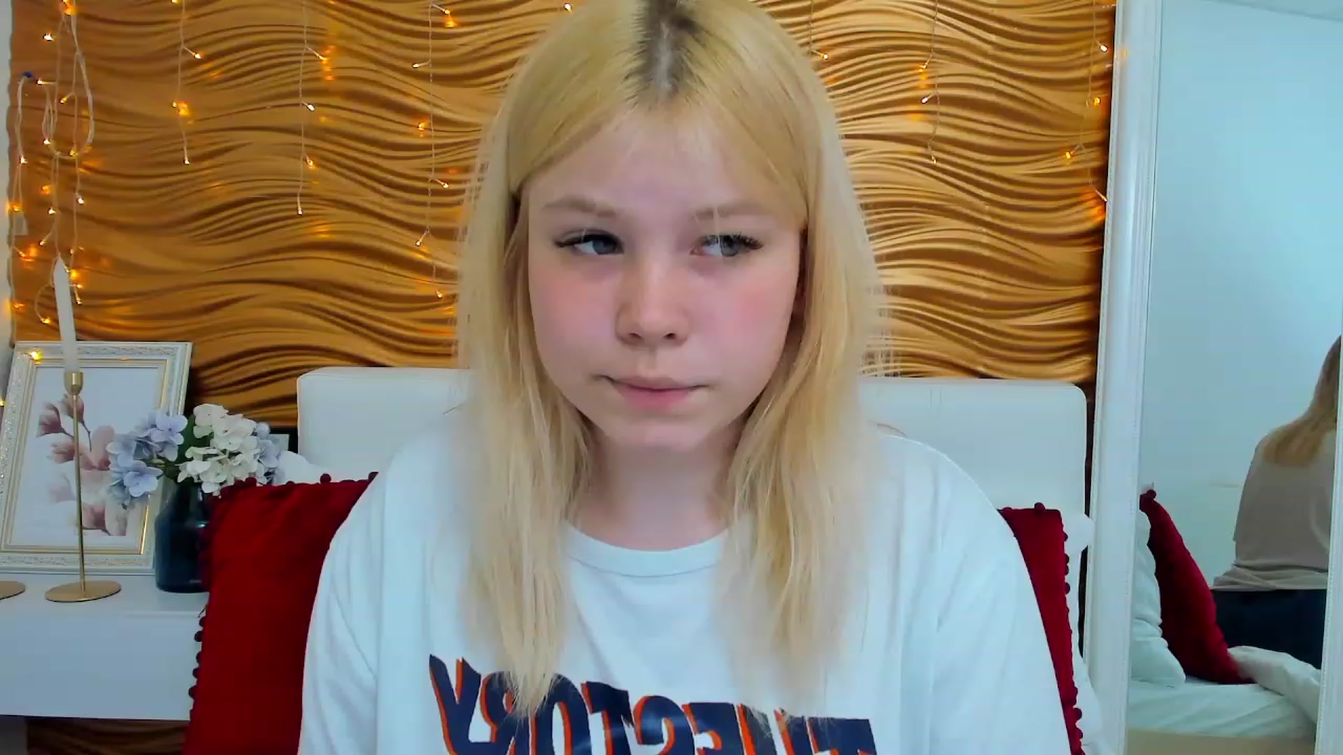 Gallery image thumbnail from AvyPearl's myfreecams stream on, 06/03/2023, 14:28 image 7 of 20