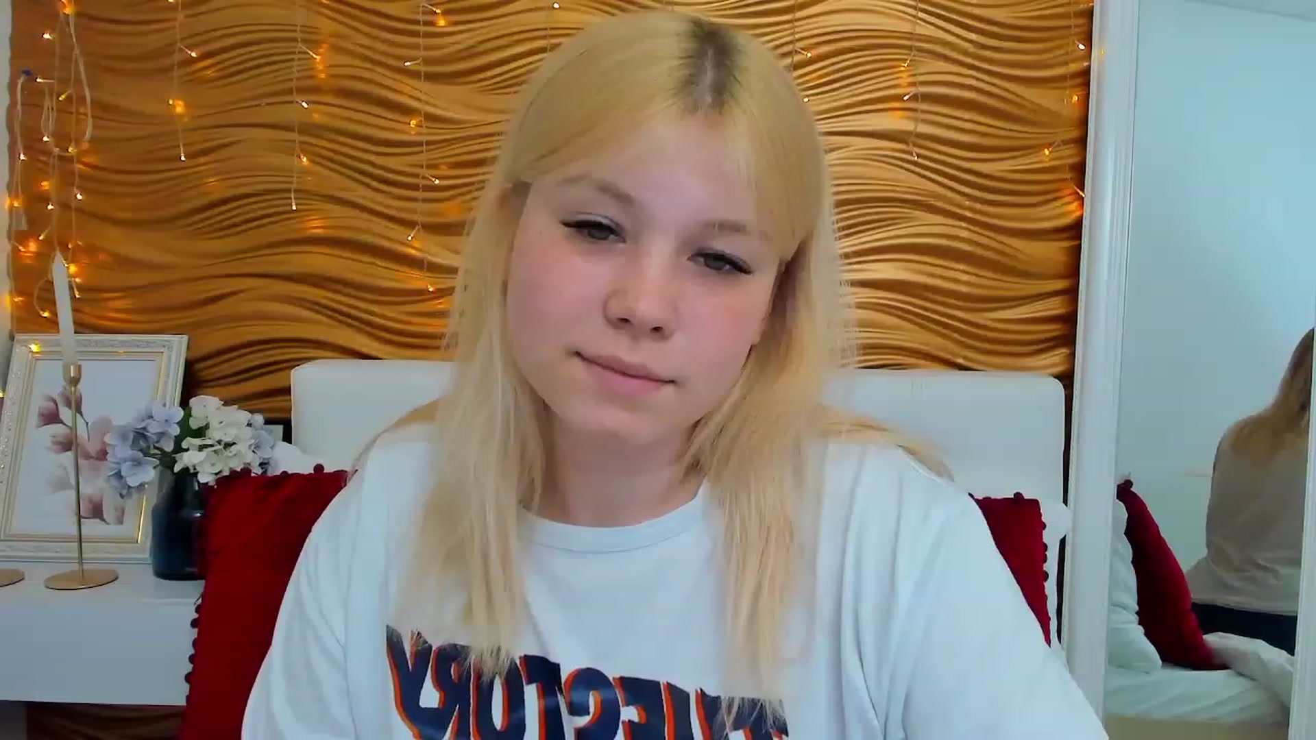 Gallery image thumbnail from AvyPearl's myfreecams stream on, 06/03/2023, 14:28 image 12 of 20