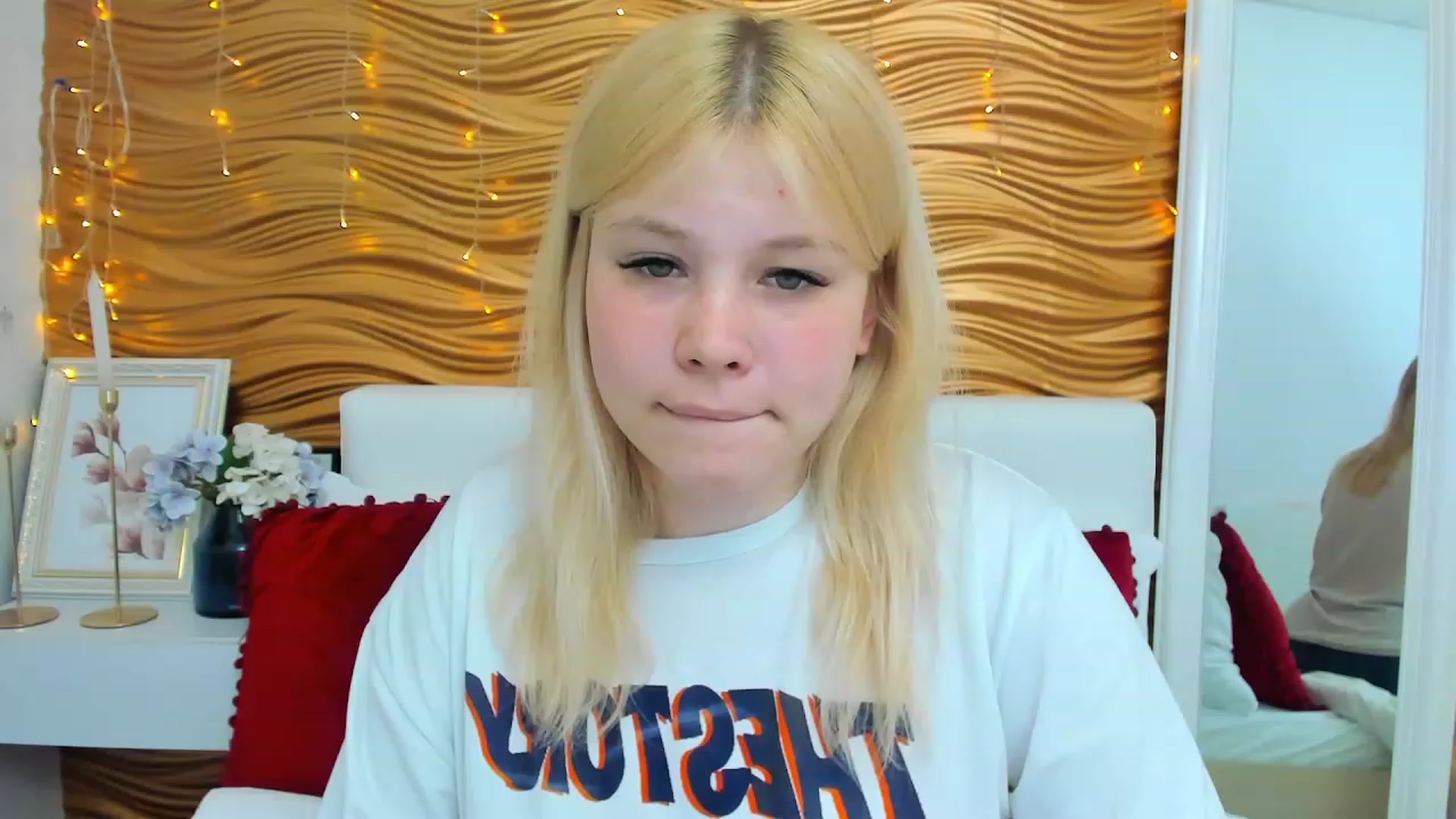Gallery image thumbnail from AvyPearl's myfreecams stream on, 06/03/2023, 14:28 image 15 of 20