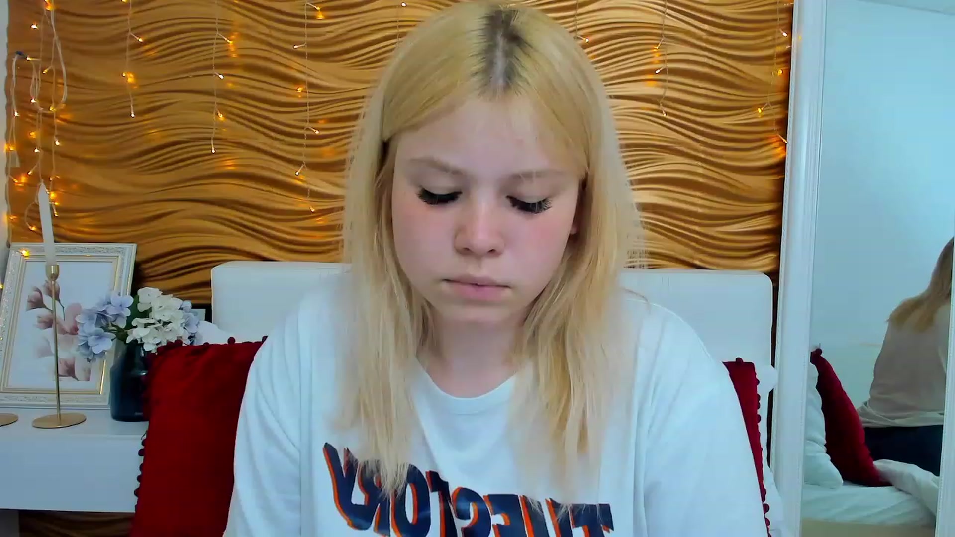Gallery image thumbnail from AvyPearl's myfreecams stream on, 06/03/2023, 14:28 image 6 of 20