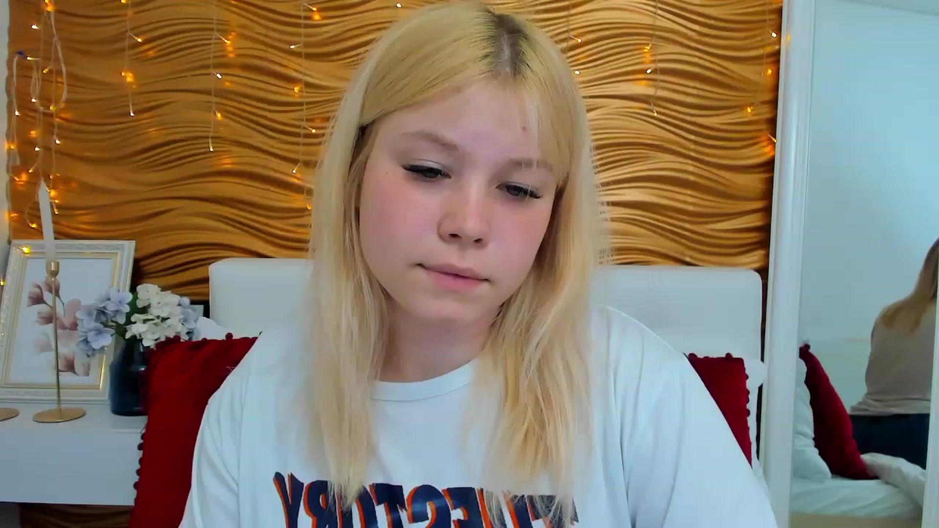 Gallery image thumbnail from AvyPearl's myfreecams stream on, 06/03/2023, 14:28 image 9 of 20