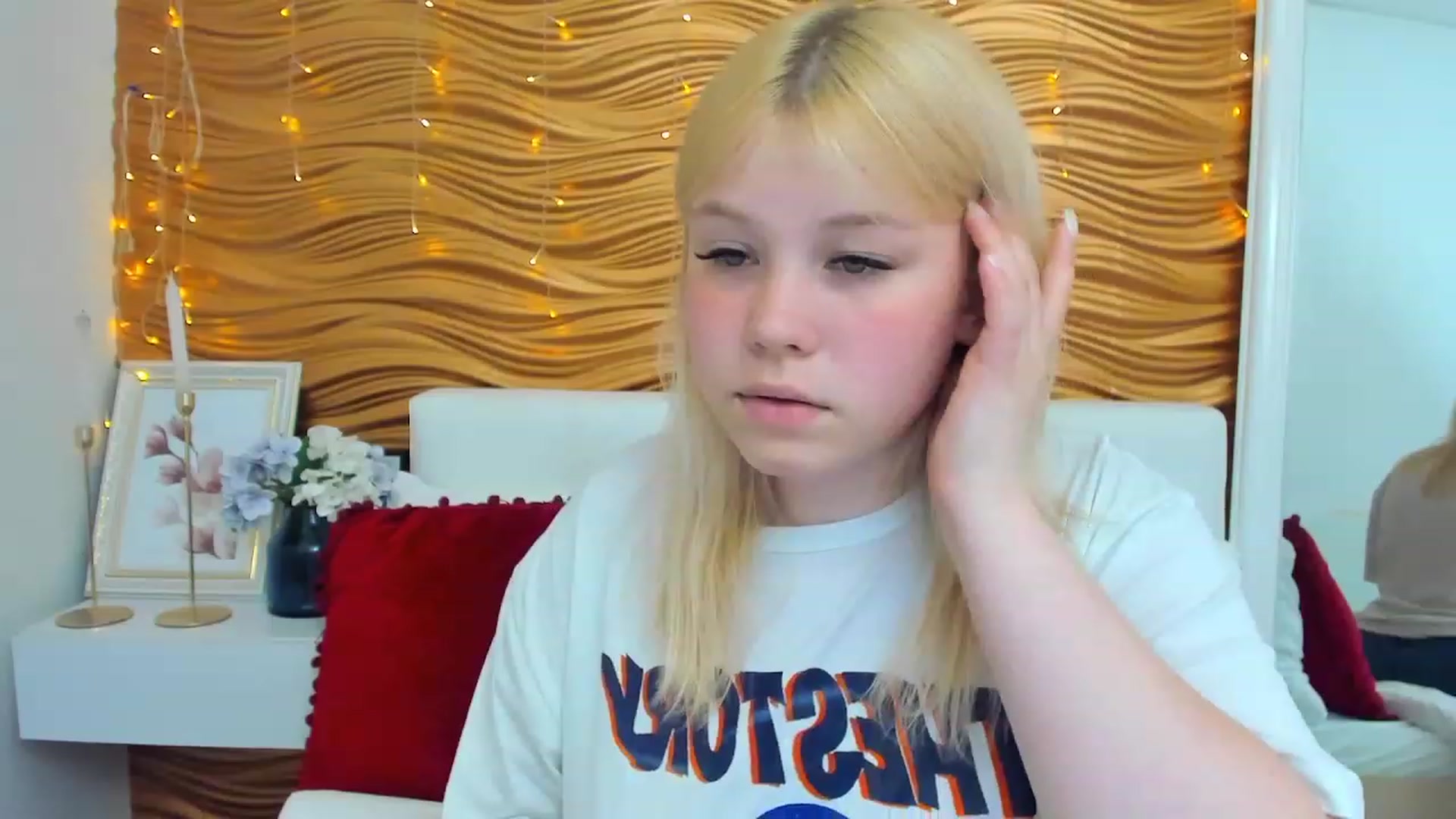 Gallery image thumbnail from AvyPearl's myfreecams stream on, 06/03/2023, 18:59 image 6 of 20