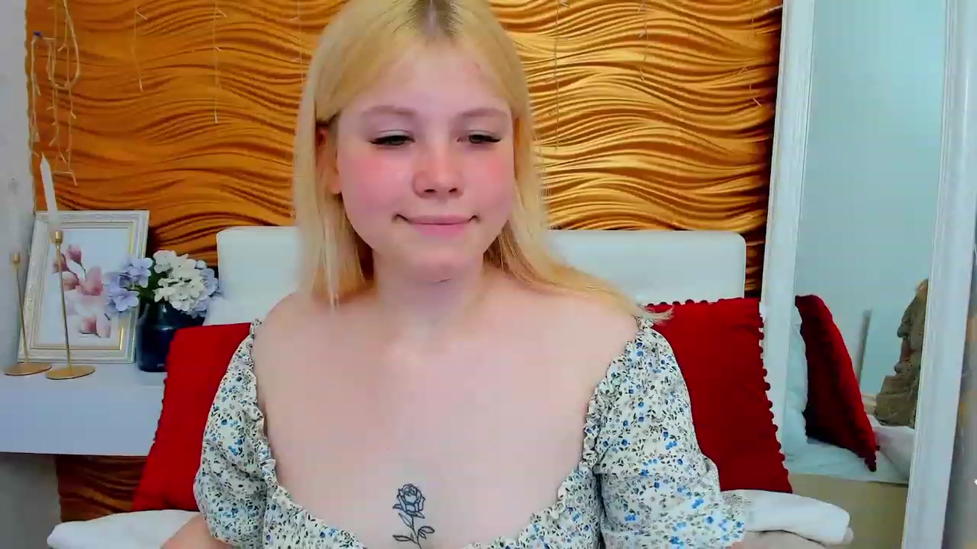 Gallery image thumbnail from AvyPearl's myfreecams stream on, 06/09/2023, 13:00 image 8 of 20