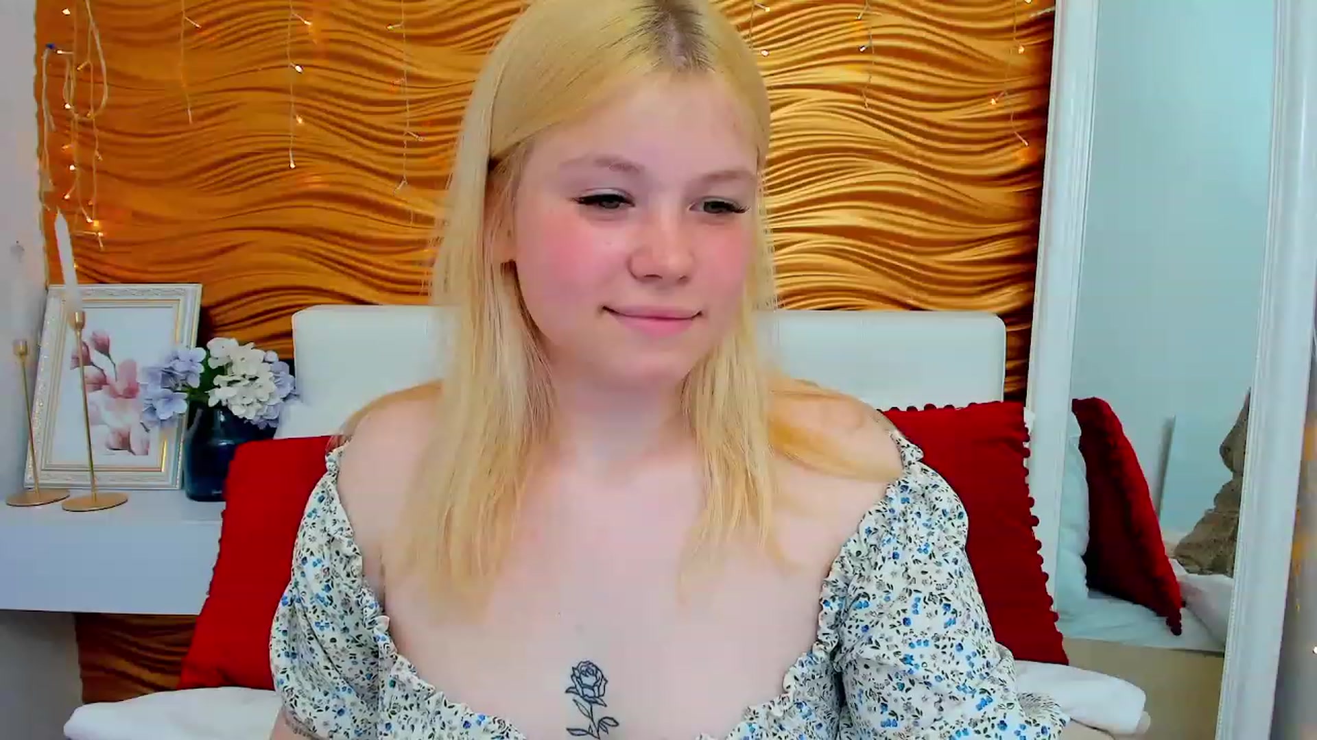 Gallery image thumbnail from AvyPearl's myfreecams stream on, 06/09/2023, 13:00 image 11 of 20