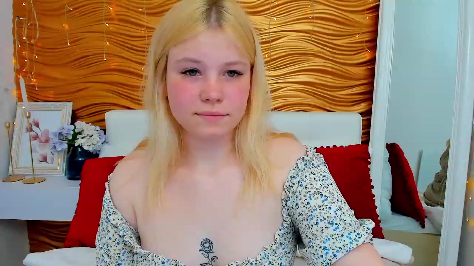 Gallery image thumbnail from AvyPearl's myfreecams stream on, 06/09/2023, 13:00 image 9 of 20
