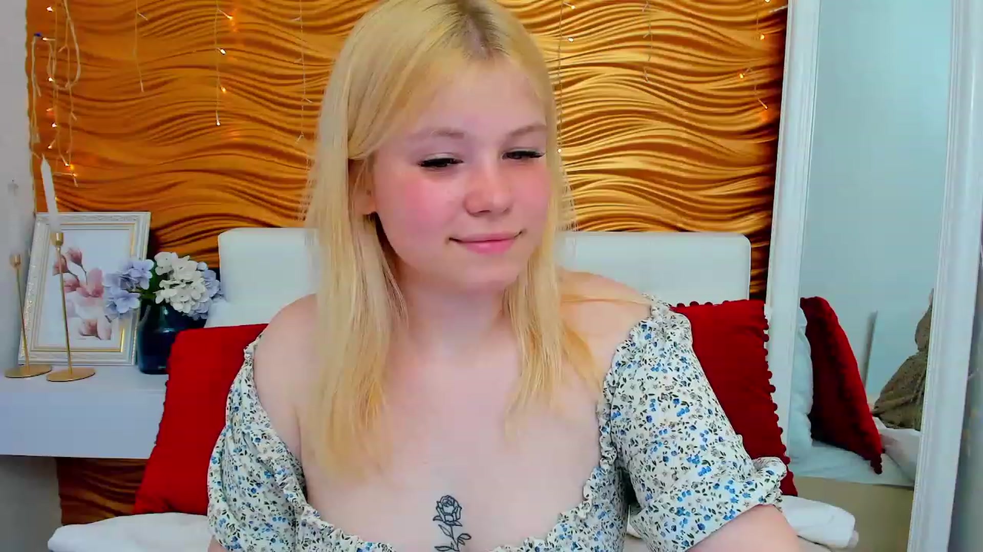 Gallery image thumbnail from AvyPearl's myfreecams stream on, 06/09/2023, 13:00 image 12 of 20