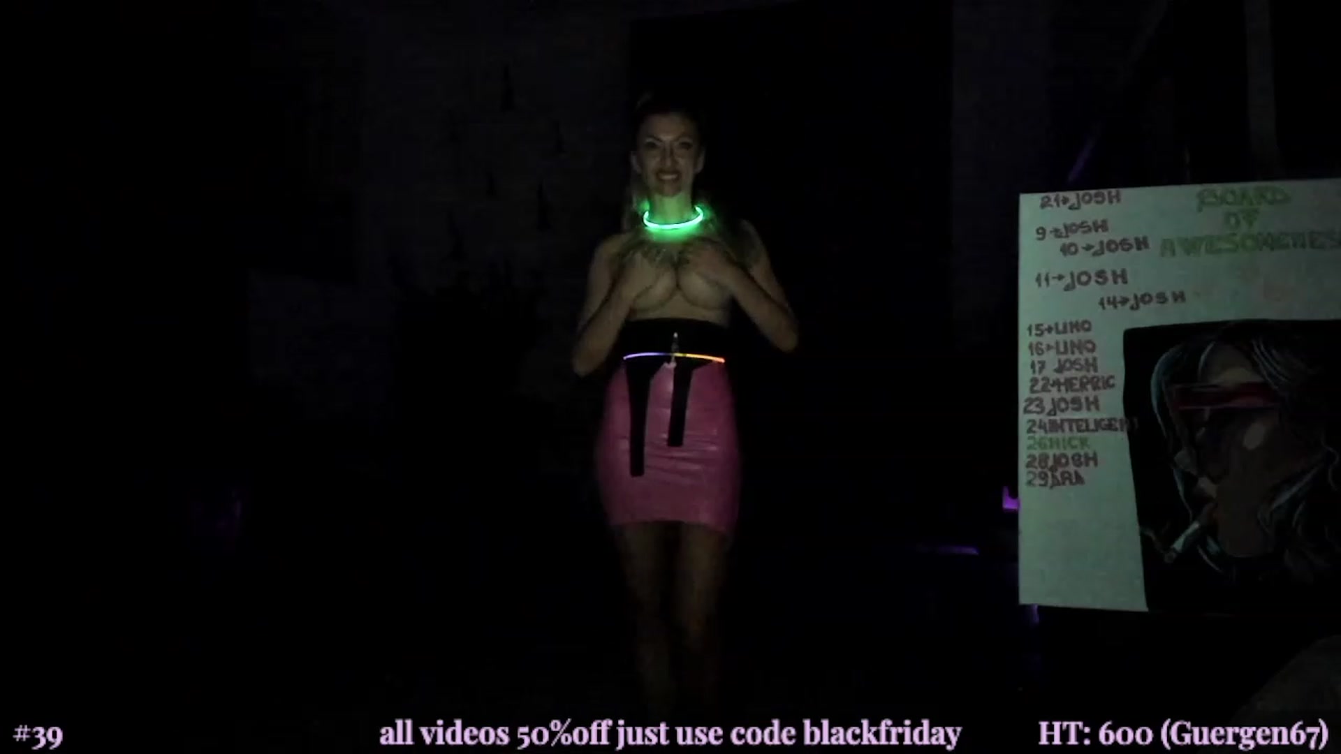 Gallery image thumbnail from AweJolie's myfreecams stream on, 12/01/2022, 01:38 image 12 of 20