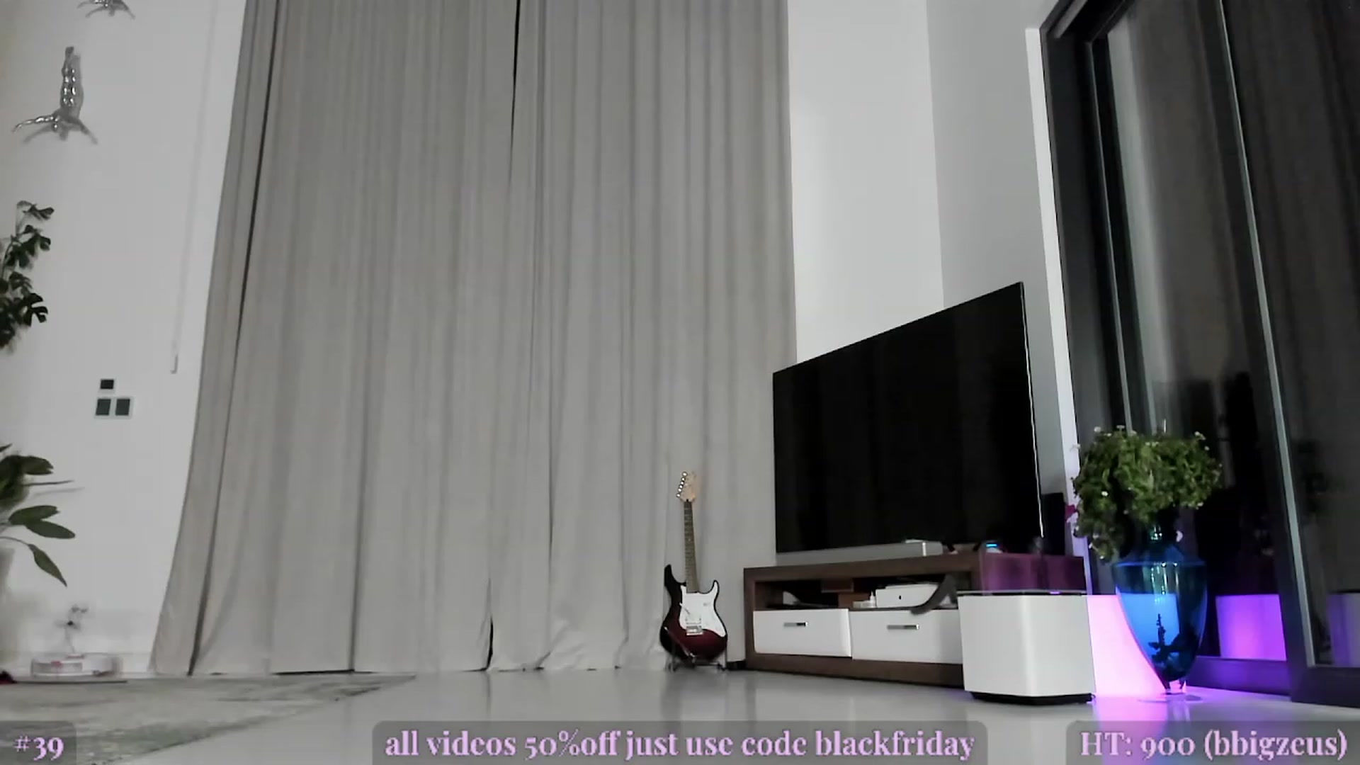 Gallery image thumbnail from AweJolie's myfreecams stream on, 12/01/2022, 02:43 image 12 of 20