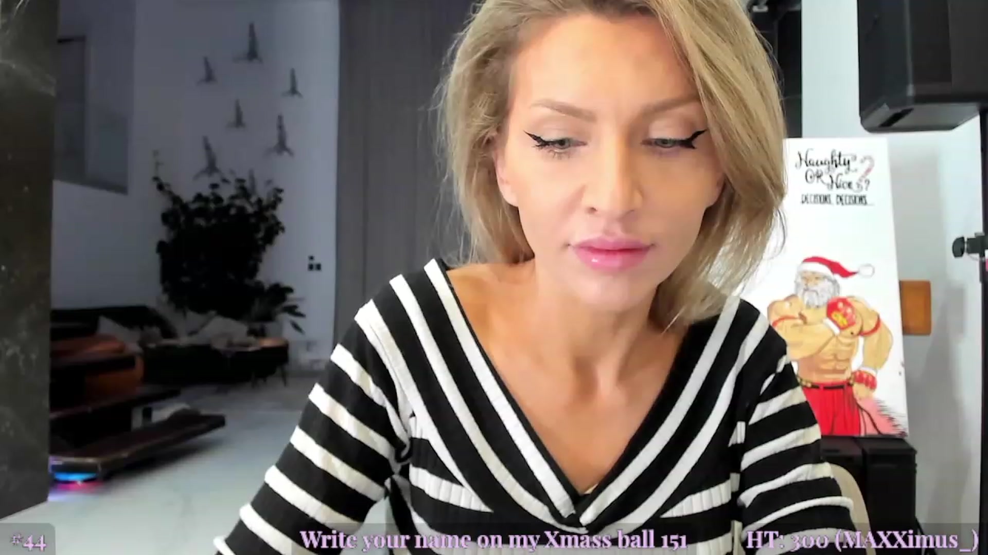 Gallery image thumbnail from AweJolie's myfreecams stream on, 12/08/2022, 24:02 image 11 of 20