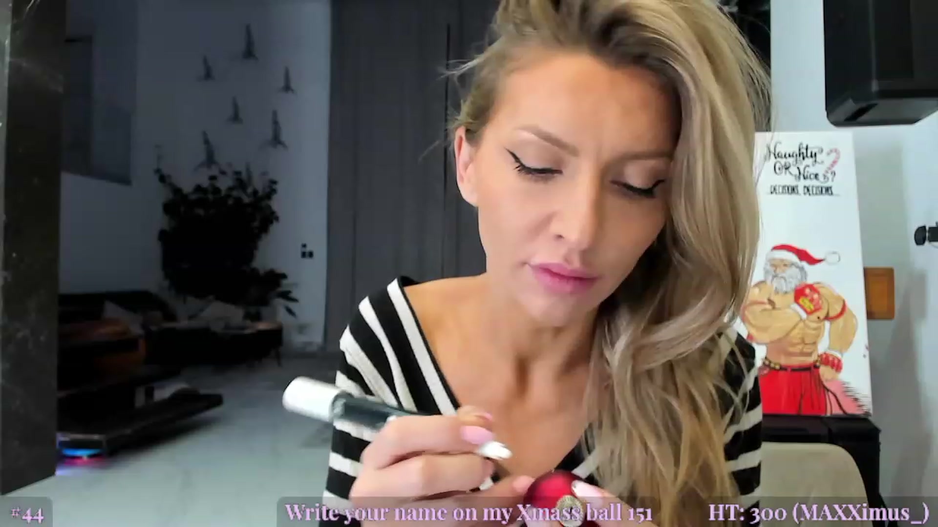 Gallery image thumbnail from AweJolie's myfreecams stream on, 12/08/2022, 24:02 image 15 of 20