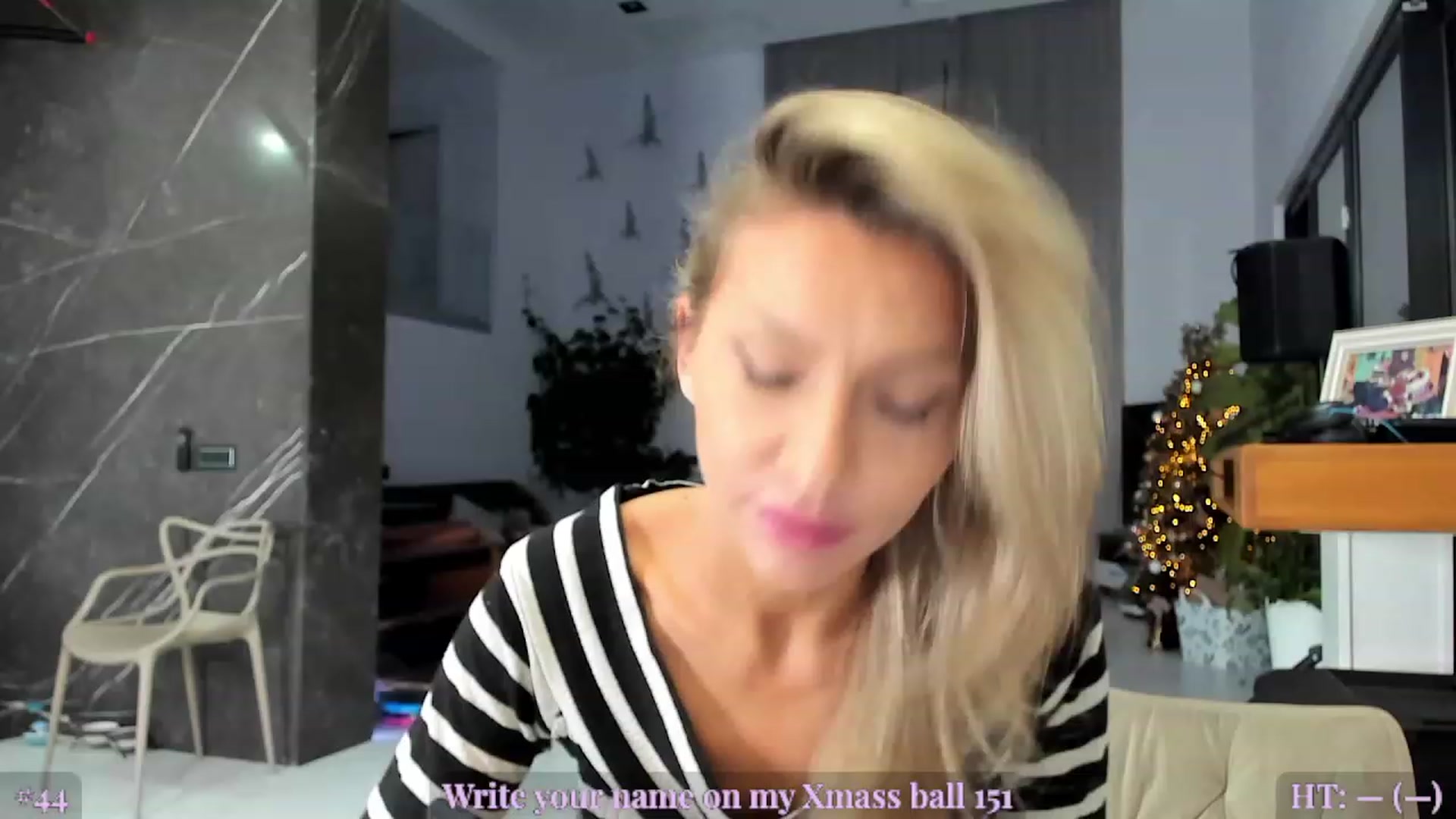 Gallery image thumbnail from AweJolie's myfreecams stream on, 12/08/2022, 24:02 image 3 of 20