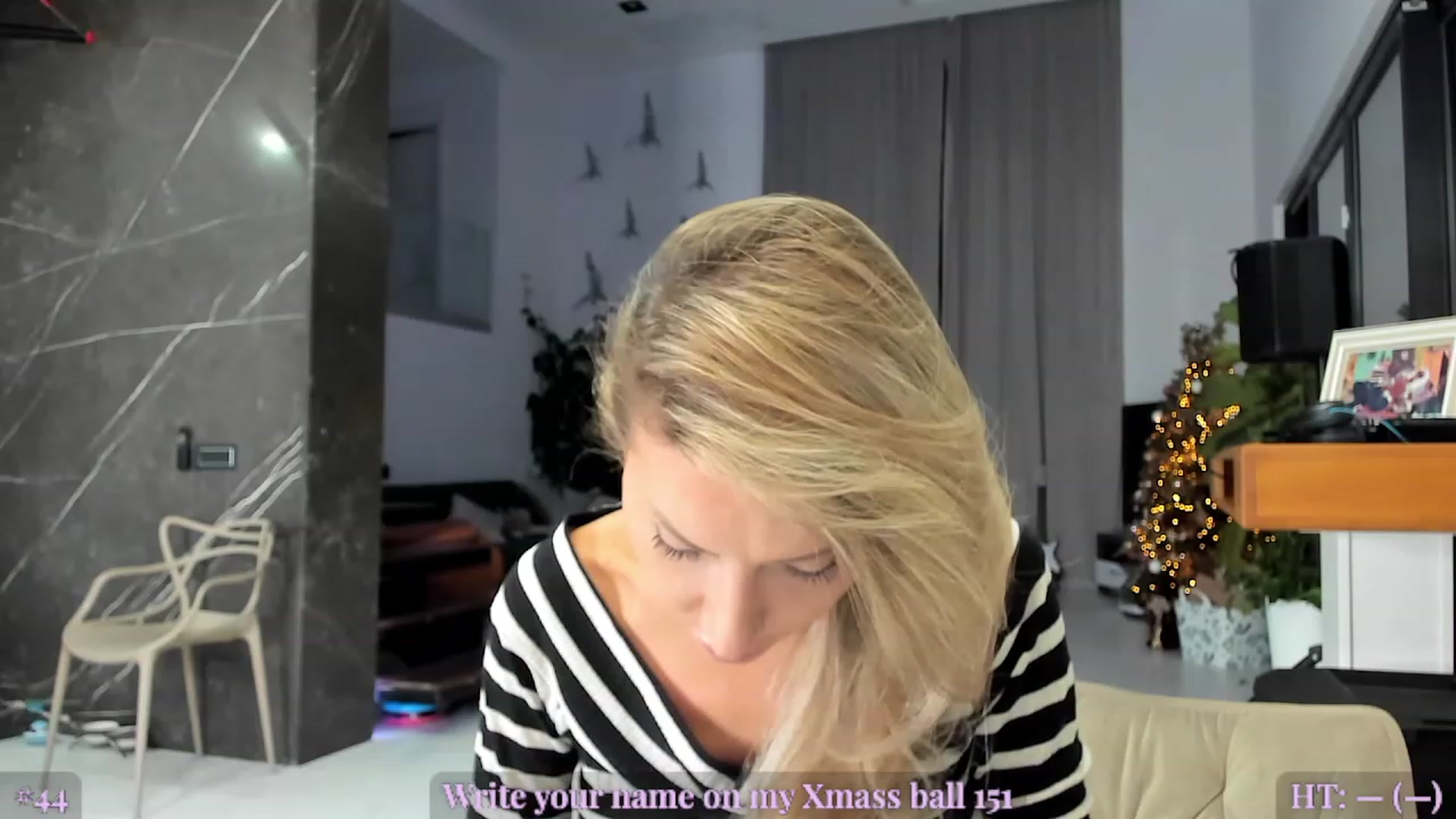 Gallery image thumbnail from AweJolie's myfreecams stream on, 12/08/2022, 24:02 image 1 of 20