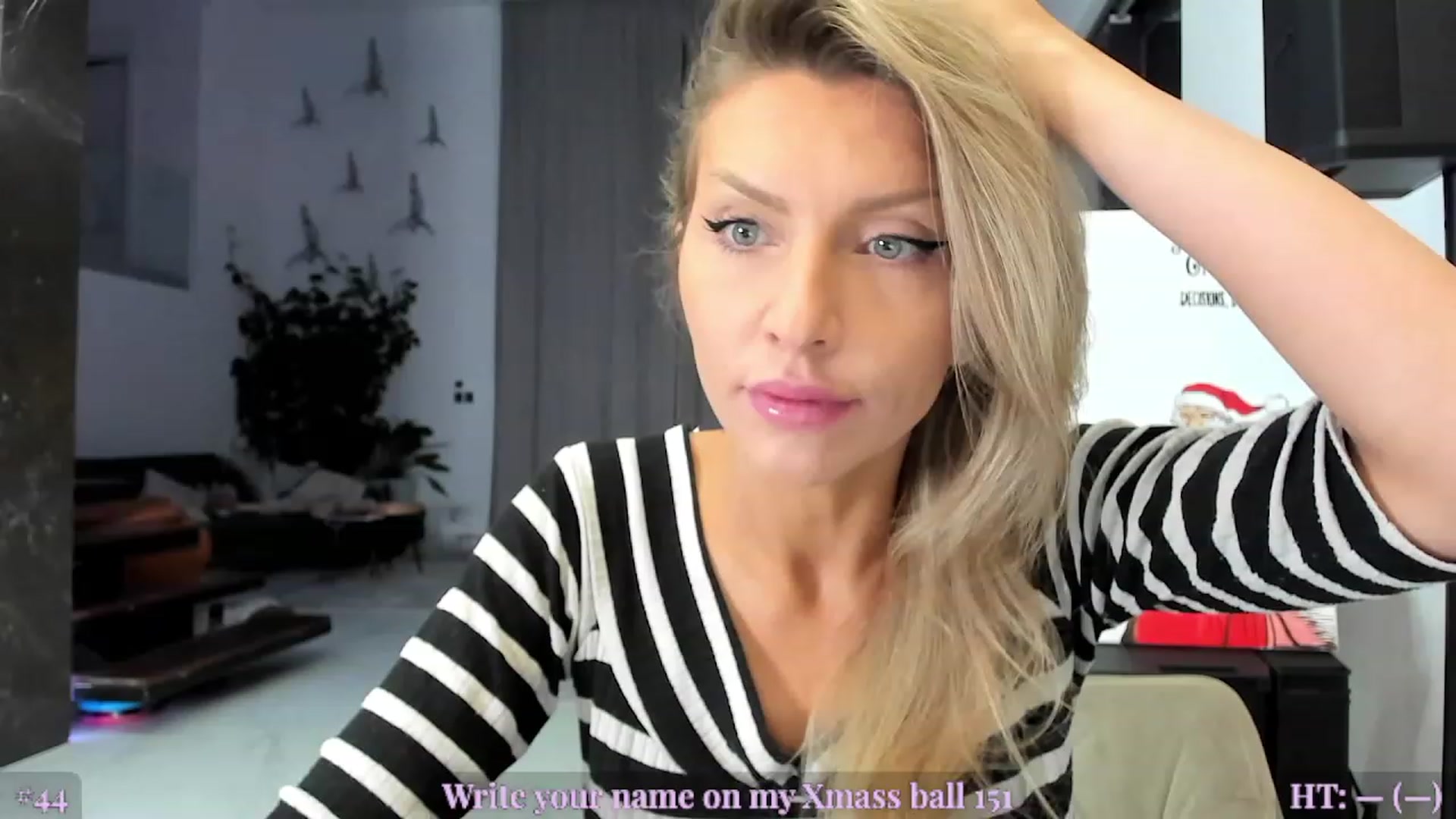 Gallery image thumbnail from AweJolie's myfreecams stream on, 12/08/2022, 24:02 image 5 of 20