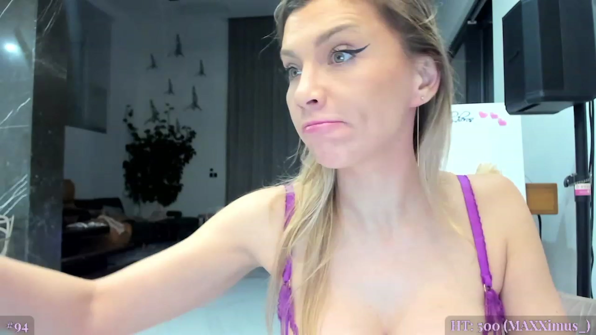 Gallery image thumbnail from AweJolie's myfreecams stream on, 01/31/2023, 02:00 image 6 of 20