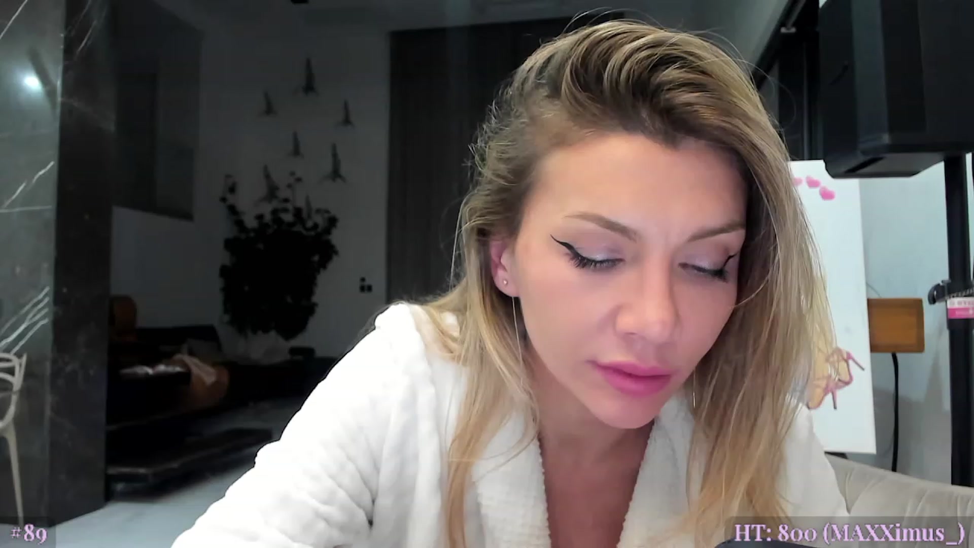 Gallery image thumbnail from AweJolie's myfreecams stream on, 01/31/2023, 05:06 image 7 of 20