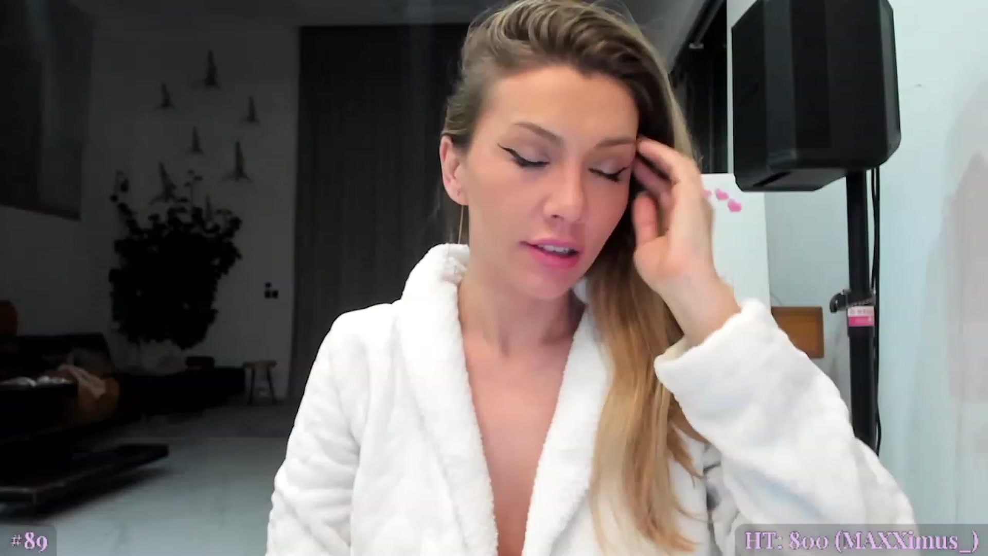 Gallery image thumbnail from AweJolie's myfreecams stream on, 01/31/2023, 05:06 image 1 of 20