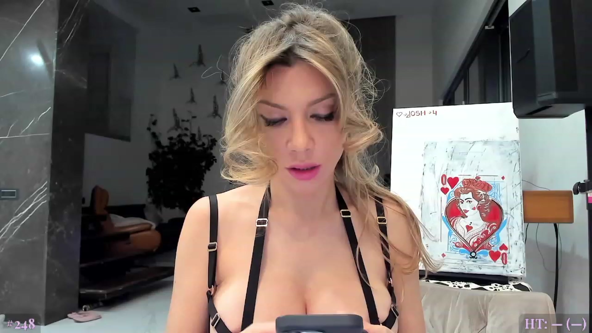 Gallery image thumbnail from AweJolie's myfreecams stream on, 02/05/2023, 23:34 image 3 of 20