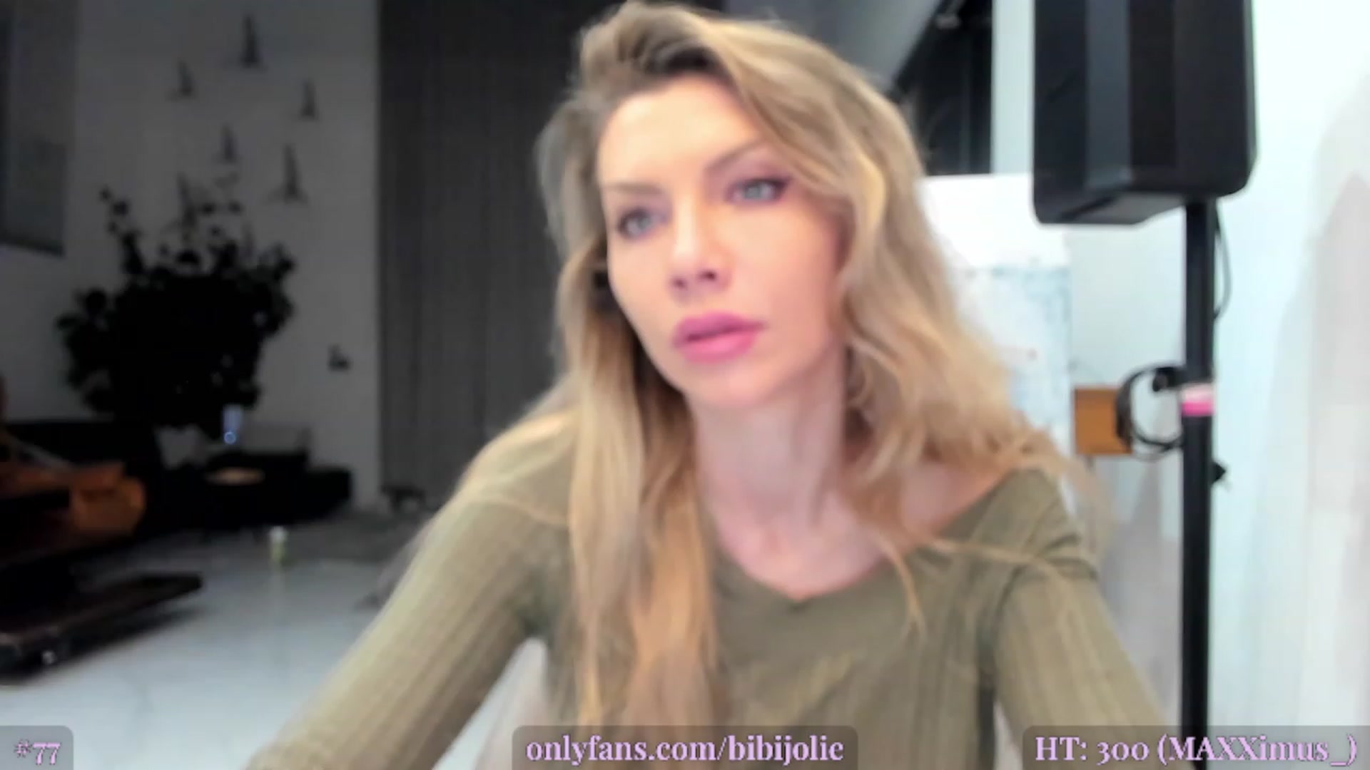 Gallery image thumbnail from AweJolie's myfreecams stream on, 02/20/2023, 01:12 image 4 of 20