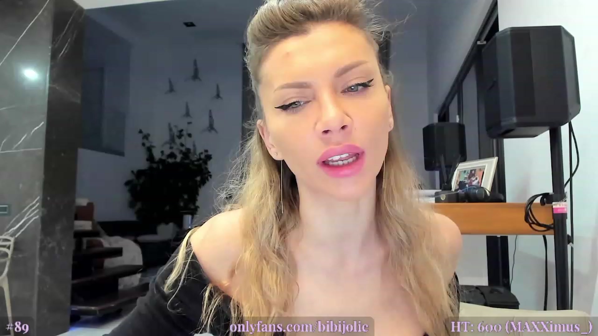 Gallery image thumbnail from AweJolie's myfreecams stream on, 02/23/2023, 24:56 image 11 of 20
