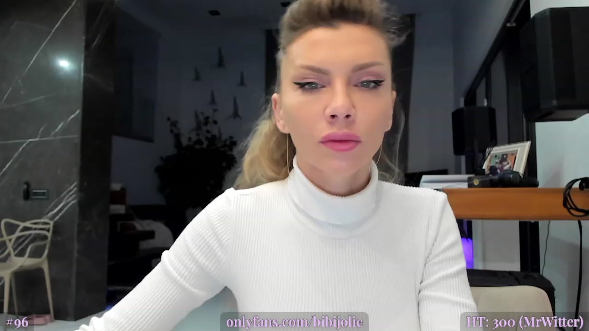 Gallery image thumbnail from AweJolie's myfreecams stream on, 02/24/2023, 24:02 image 13 of 20