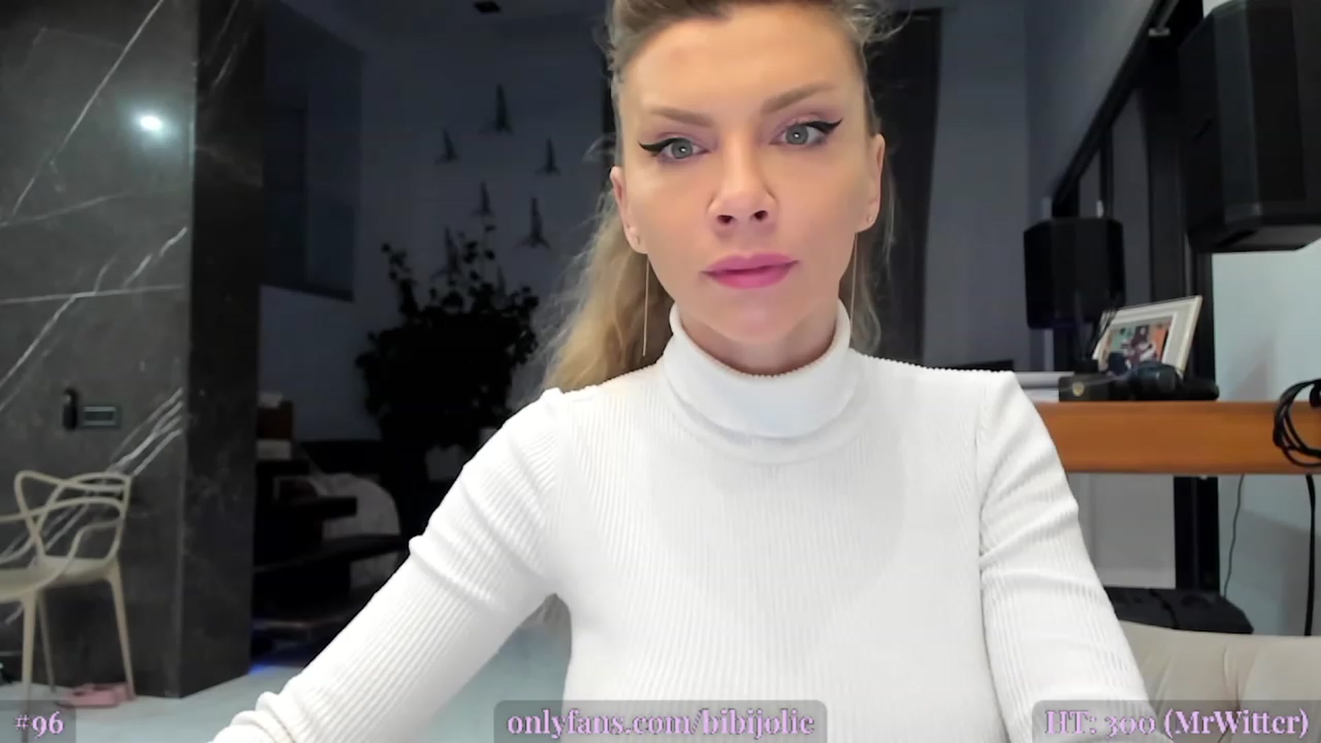 Gallery image thumbnail from AweJolie's myfreecams stream on, 02/24/2023, 24:02 image 9 of 20