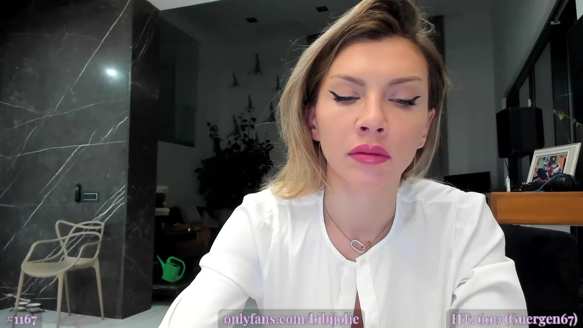 Gallery image thumbnail from AweJolie's myfreecams stream on, 03/03/2023, 24:04 image 9 of 20